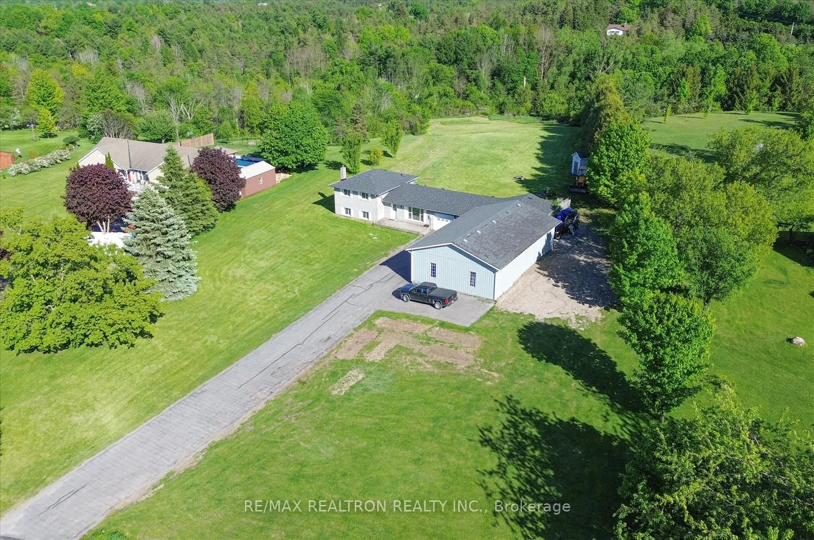 Photo 45 of 20 Valley View Drive, Cavan Monaghan, Cavan Twp — HOMEH