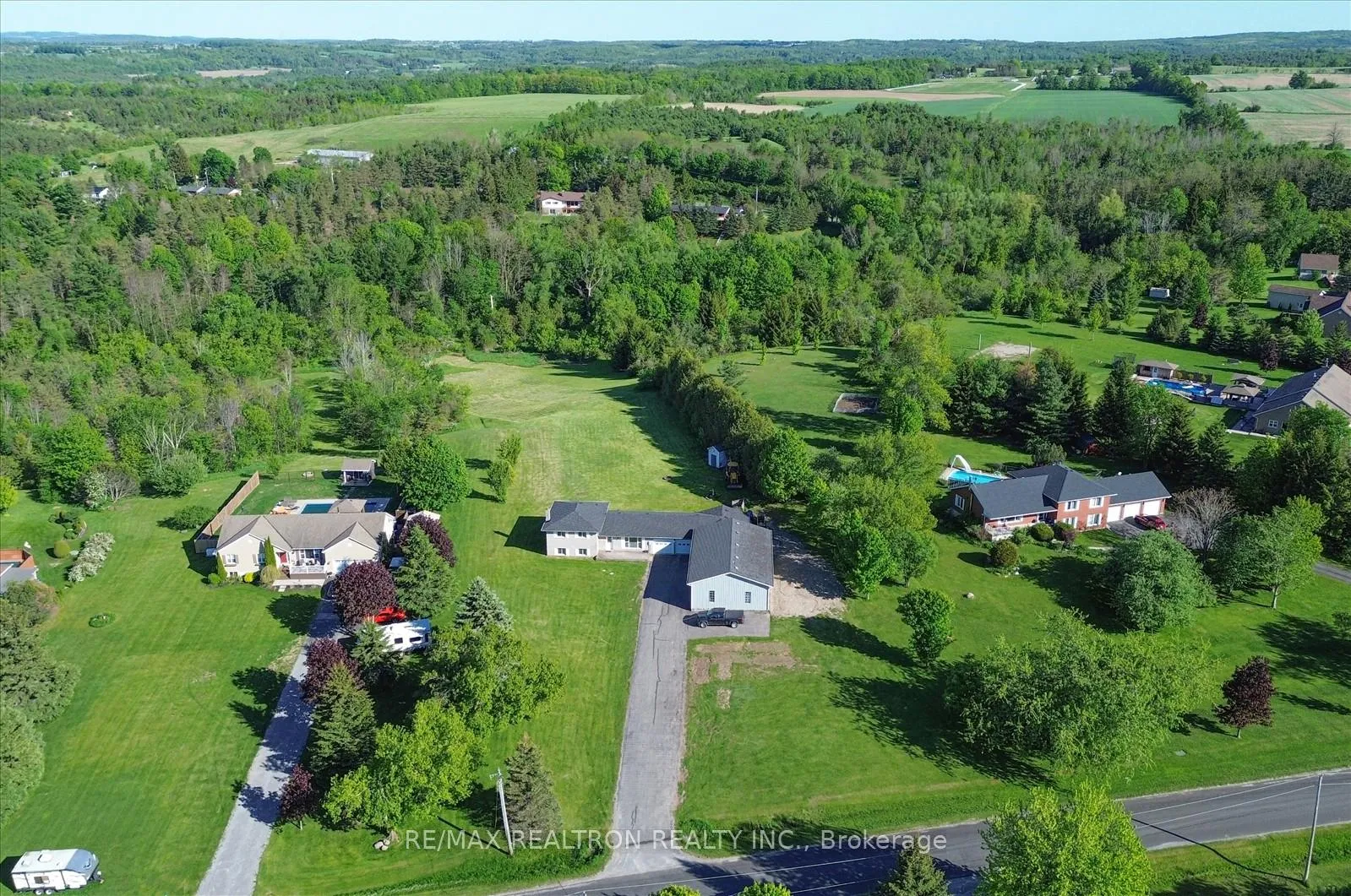 Photo 46 of 20 Valley View Drive, Cavan Monaghan, Cavan Twp — HOMEH
