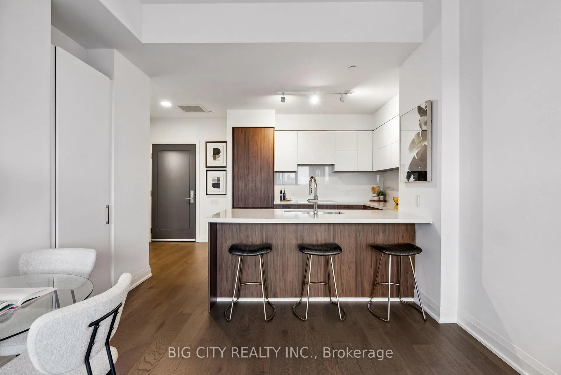Photo 6 of Unit 705, 33 Frederick Todd Way, Toronto, Thorncliffe Park — HOMEH