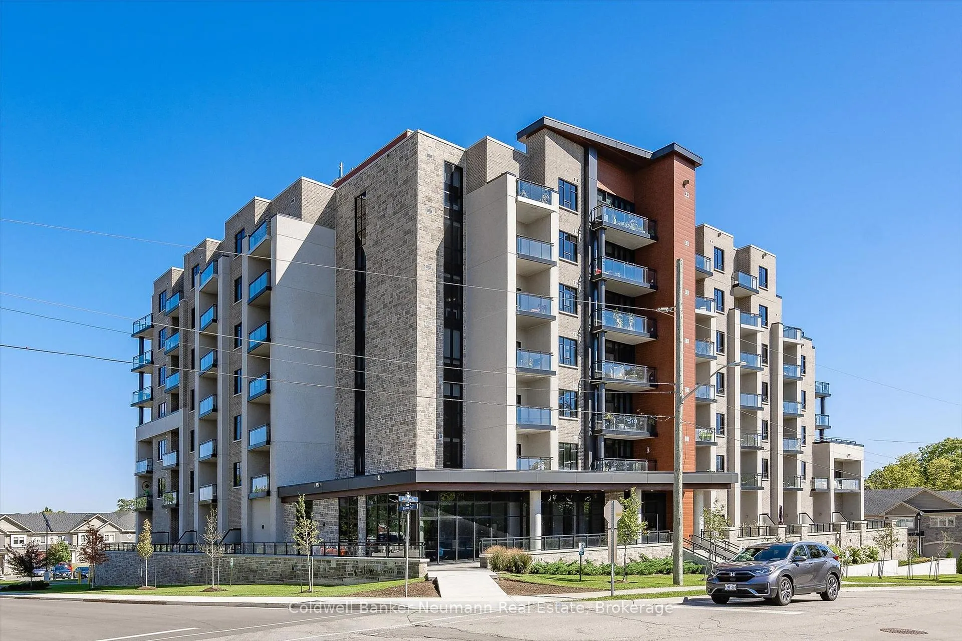 Photo 2 of Unit 601, 30 Hamilton Street S, Hamilton, Waterdown — HOMEH