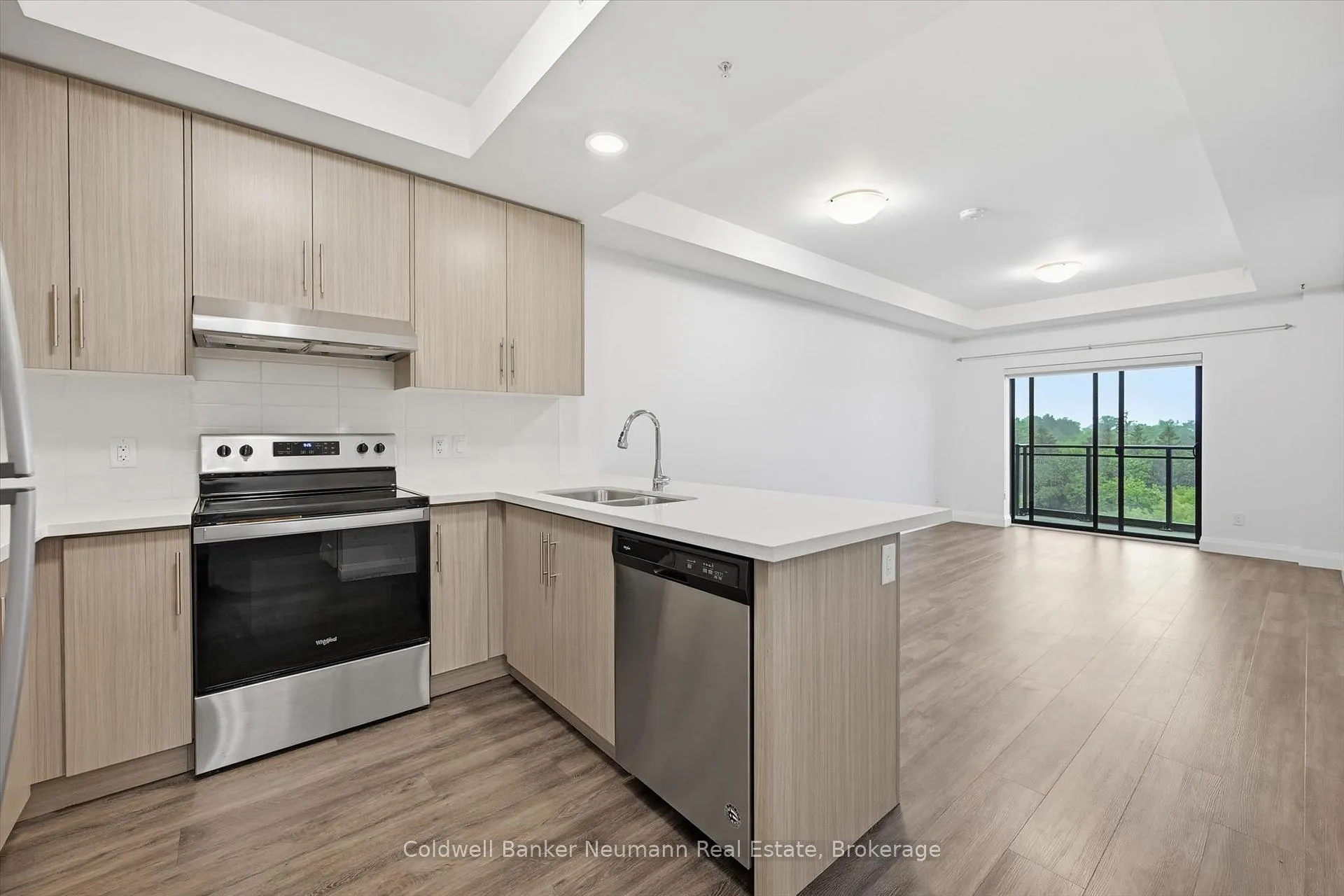 Photo 5 of Unit 601, 30 Hamilton Street S, Hamilton, Waterdown — HOMEH