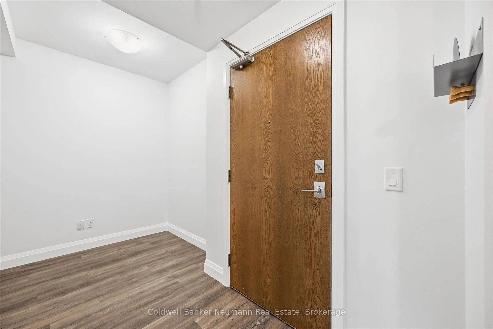 Photo 6 of Unit 601, 30 Hamilton Street S, Hamilton, Waterdown — HOMEH