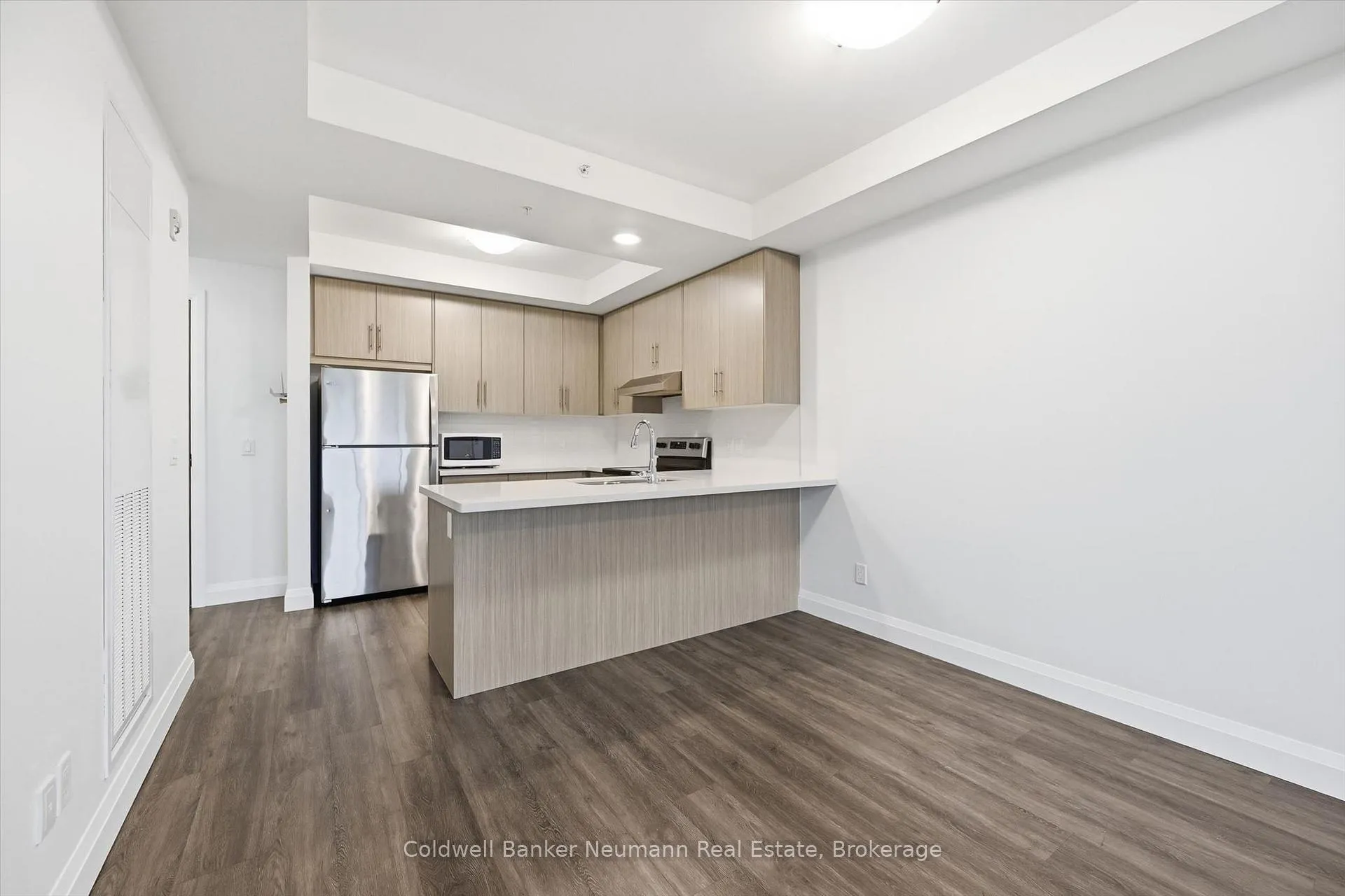 Photo 12 of Unit 601, 30 Hamilton Street S, Hamilton, Waterdown — HOMEH