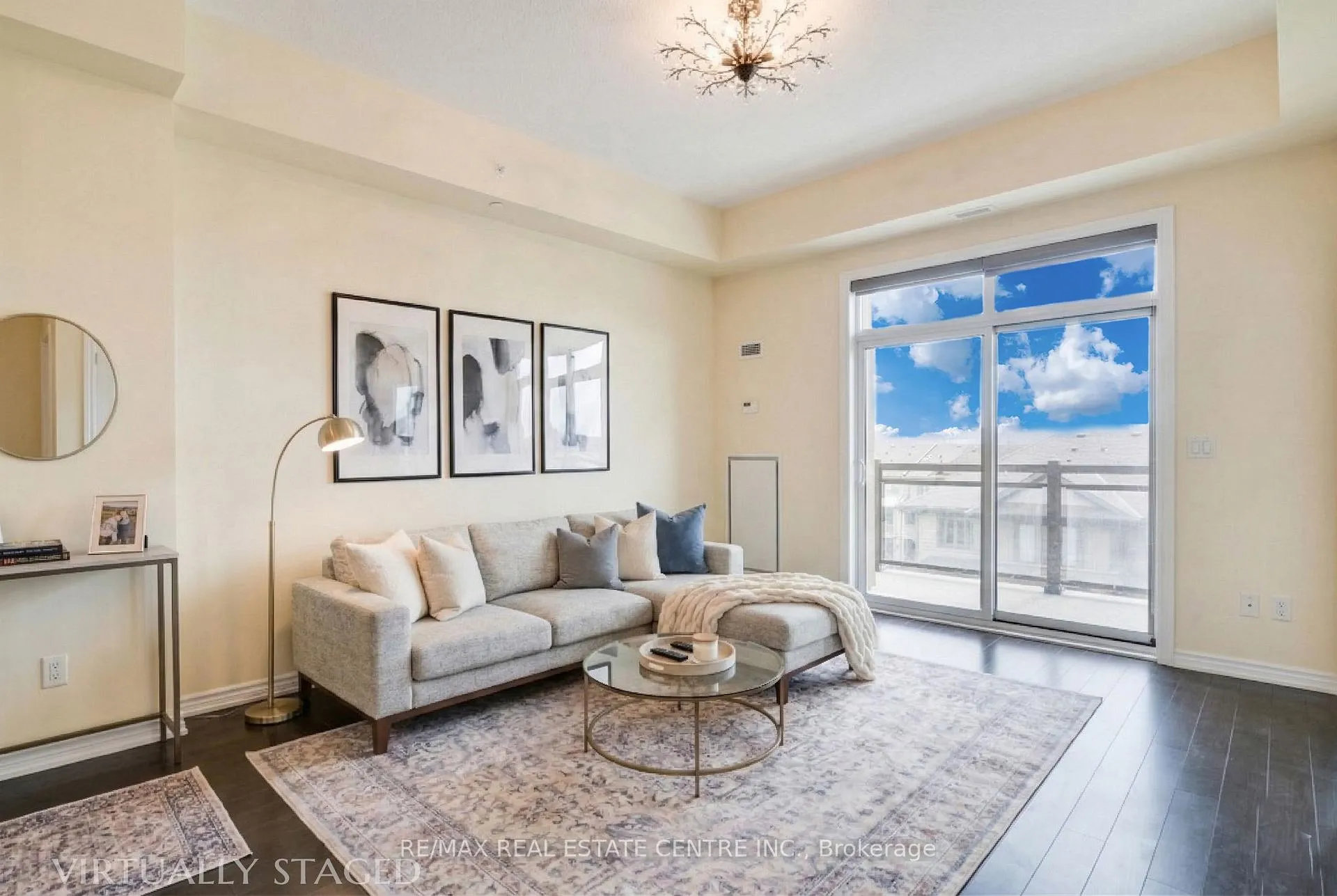 Photo 2 of Unit 413, 35 Southshore Crescent, Hamilton, Lakeshore — HOMEH