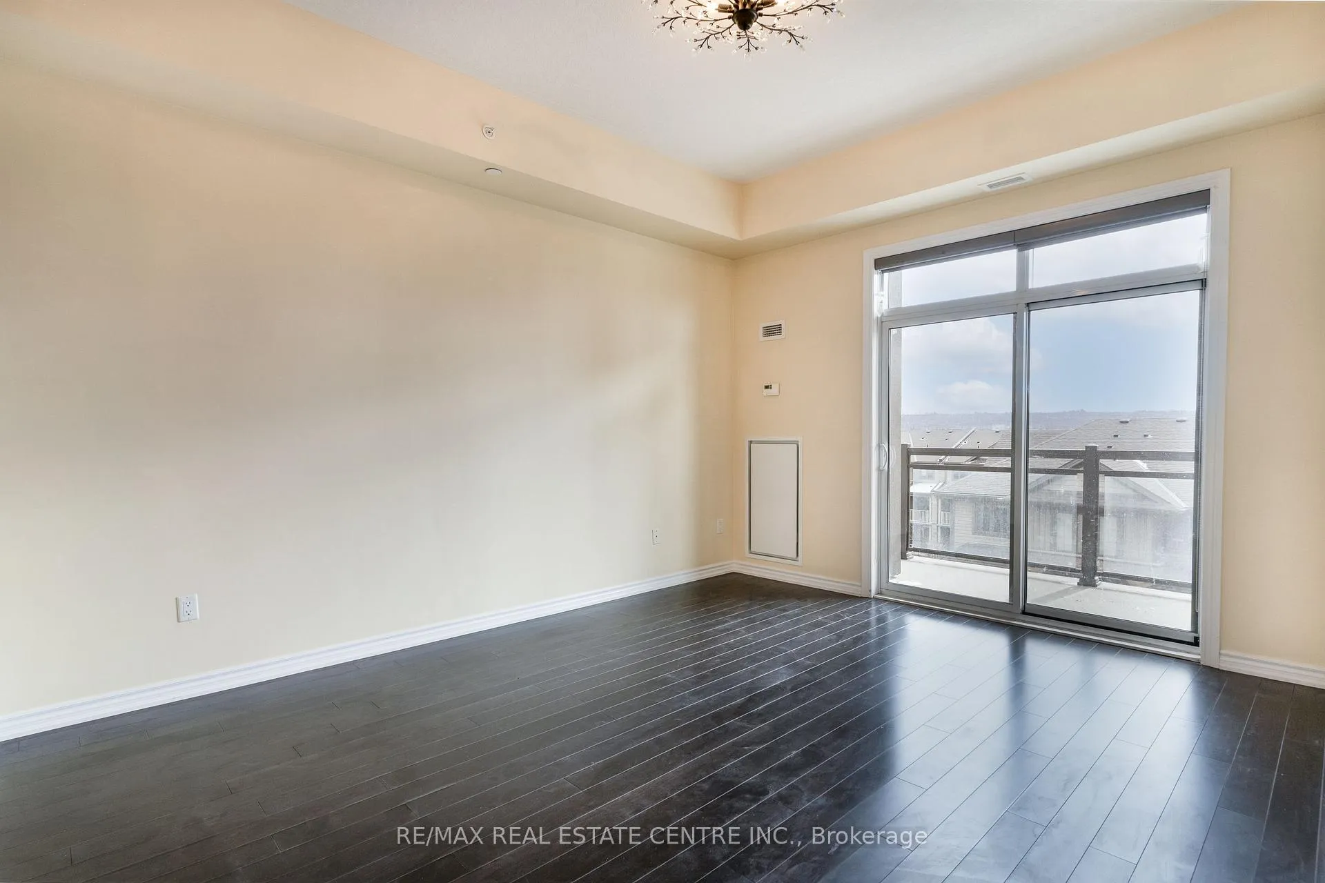 Photo 3 of Unit 413, 35 Southshore Crescent, Hamilton, Lakeshore — HOMEH