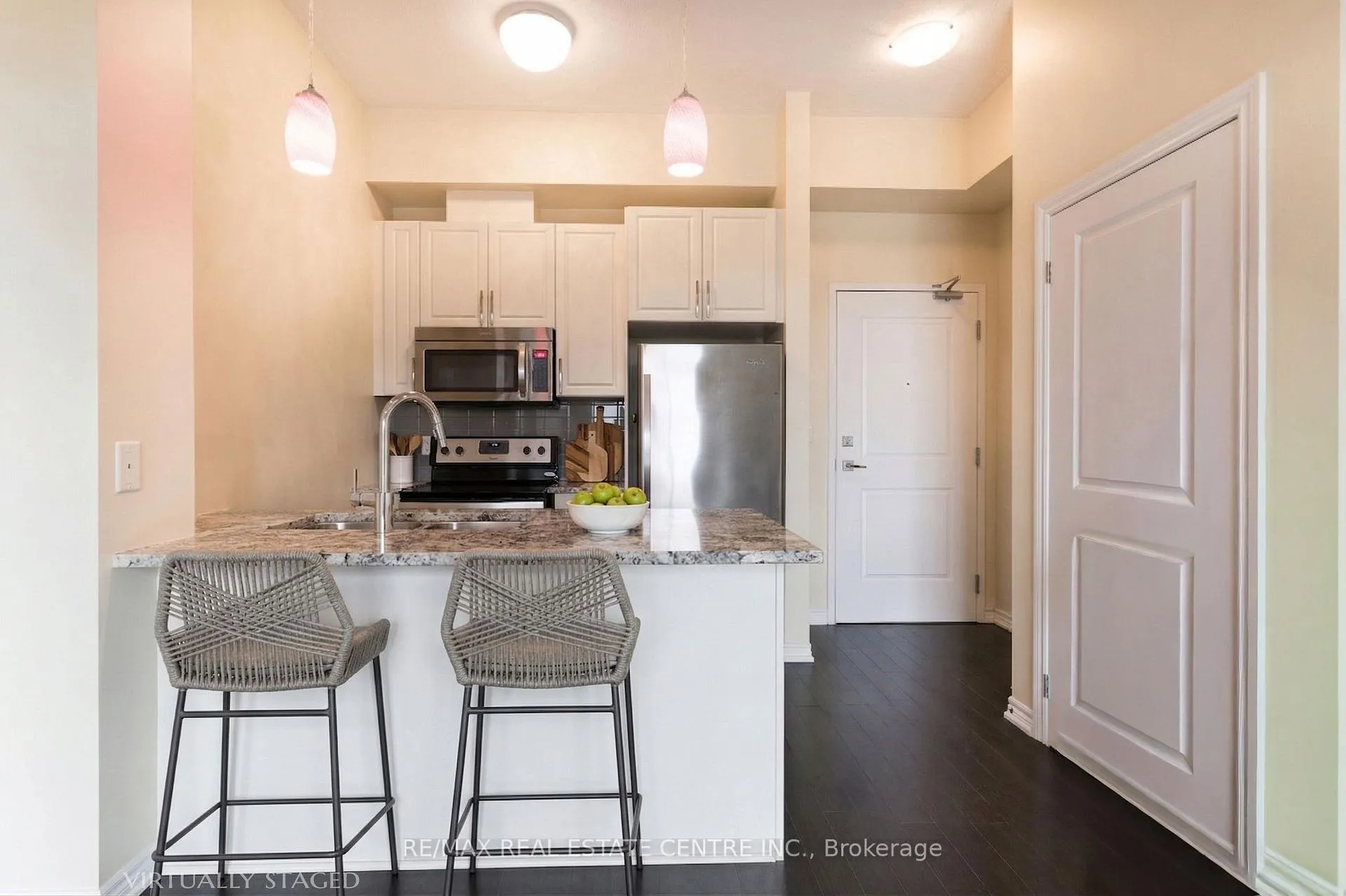 Photo 5 of Unit 413, 35 Southshore Crescent, Hamilton, Lakeshore — HOMEH