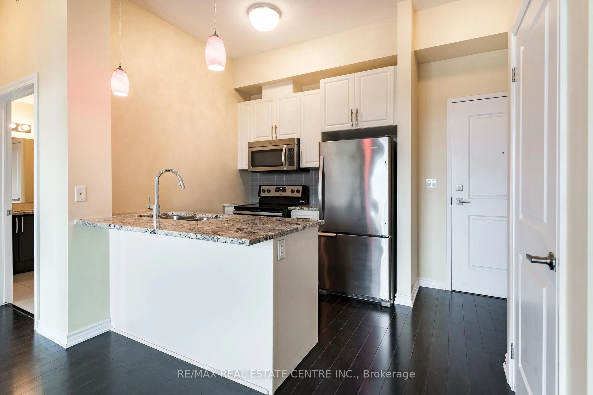 Photo 6 of Unit 413, 35 Southshore Crescent, Hamilton, Lakeshore — HOMEH