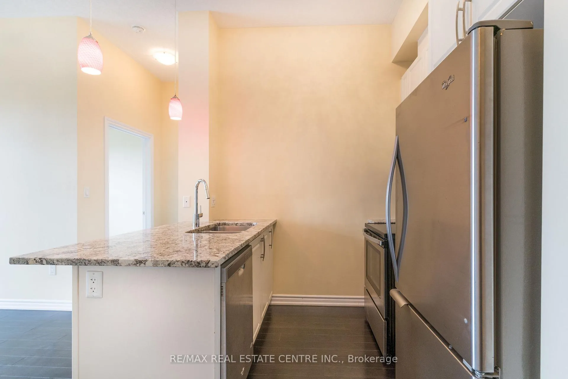 Photo 8 of Unit 413, 35 Southshore Crescent, Hamilton, Lakeshore — HOMEH