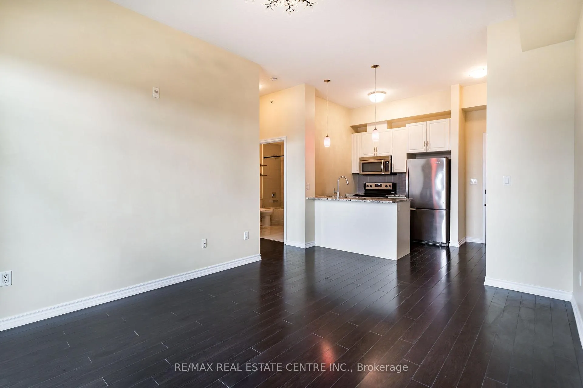 Photo 9 of Unit 413, 35 Southshore Crescent, Hamilton, Lakeshore — HOMEH