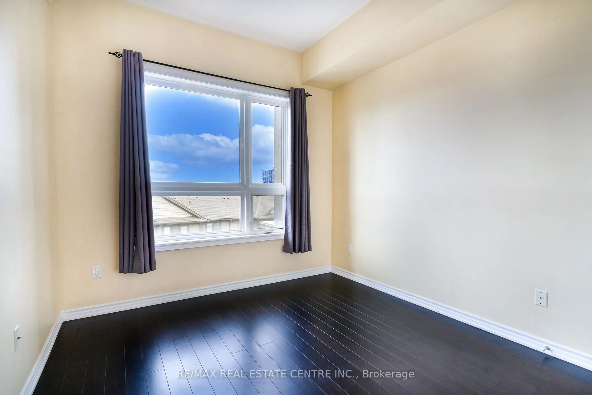 Photo 13 of Unit 413, 35 Southshore Crescent, Hamilton, Lakeshore — HOMEH
