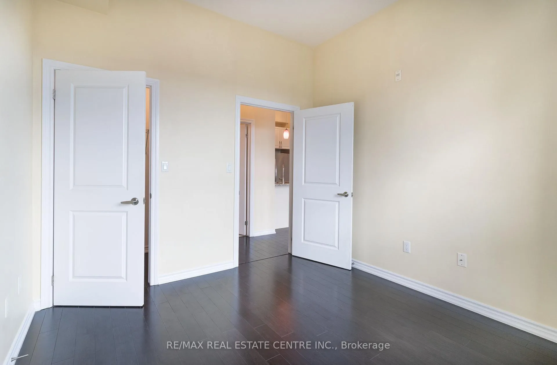 Photo 15 of Unit 413, 35 Southshore Crescent, Hamilton, Lakeshore — HOMEH
