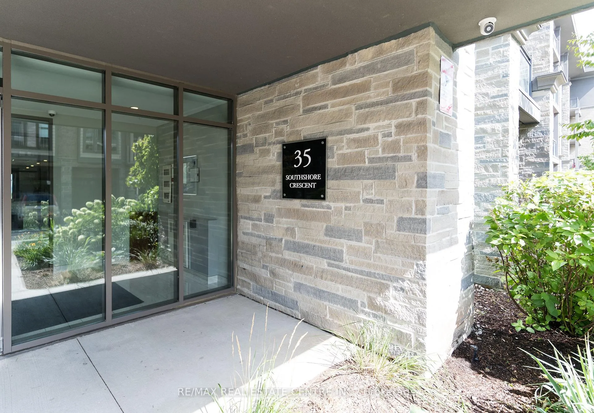 Photo 28 of Unit 413, 35 Southshore Crescent, Hamilton, Lakeshore — HOMEH