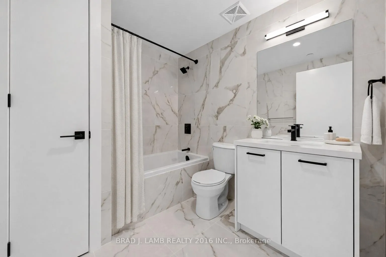 Photo 3 of Unit 1108, 284 King Street E, Toronto, Moss Park — HOMEH