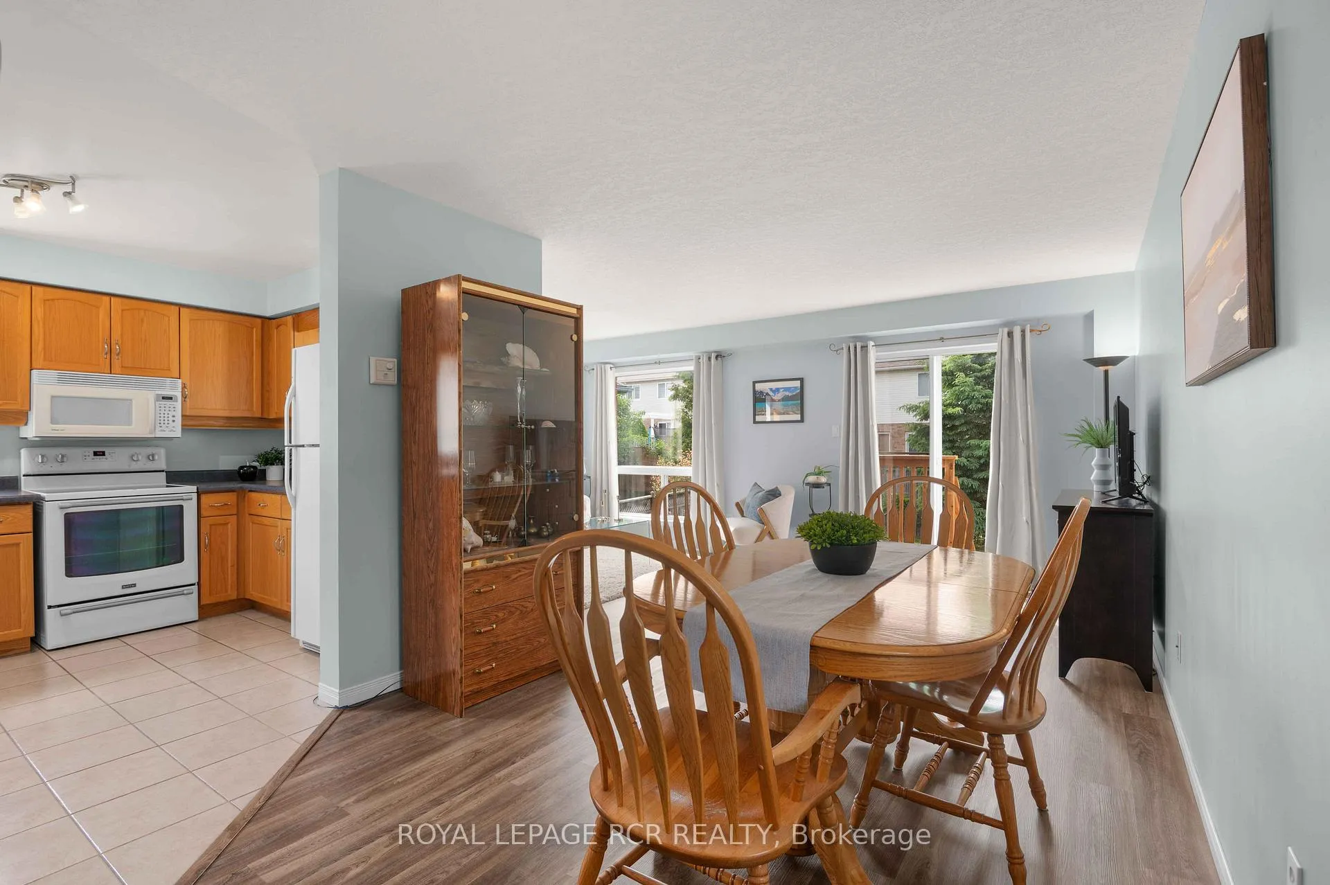 Photo 8 of 21 Settlers Road, Orangeville — HOMEH