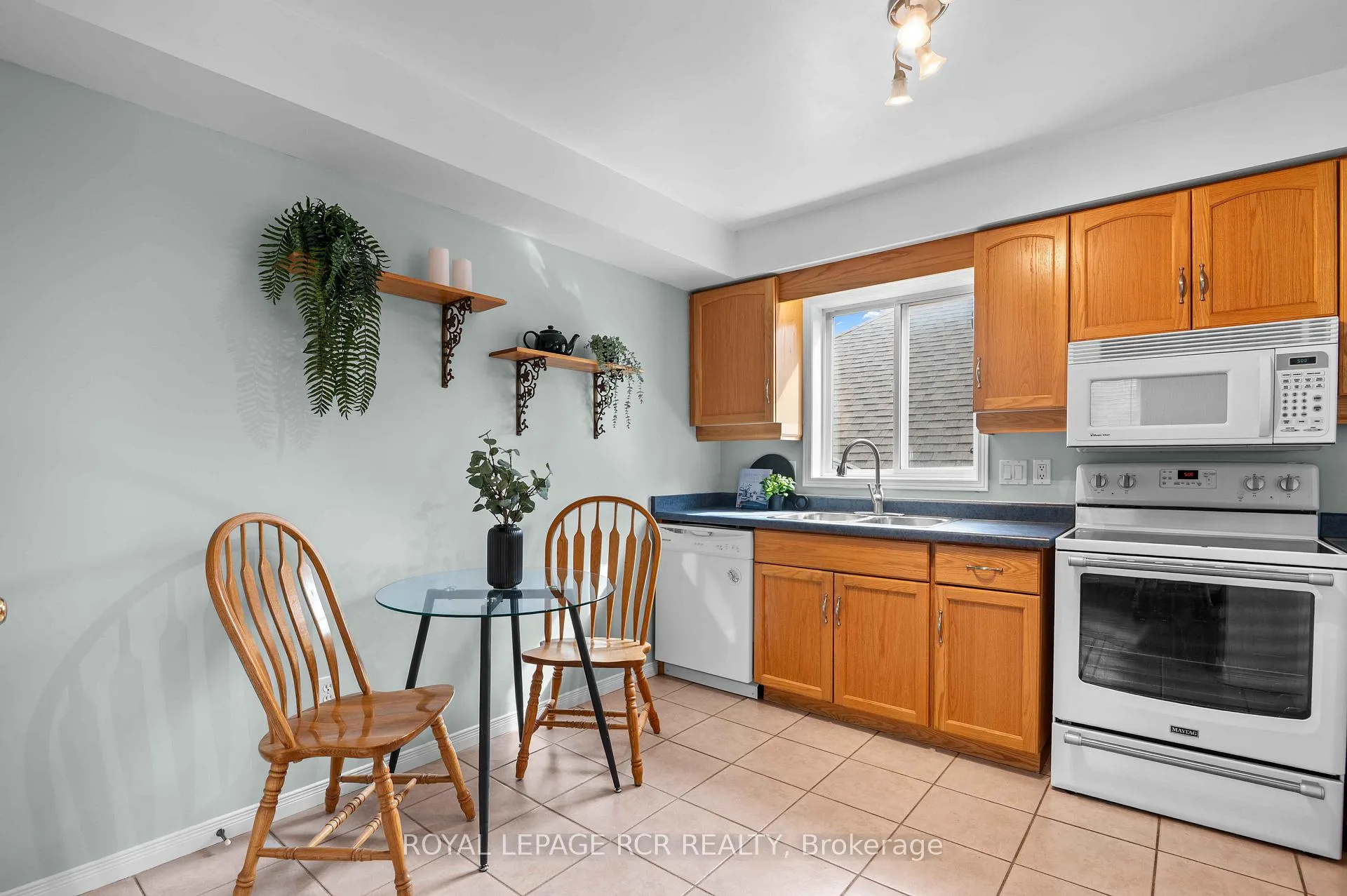 Photo 10 of 21 Settlers Road, Orangeville — HOMEH