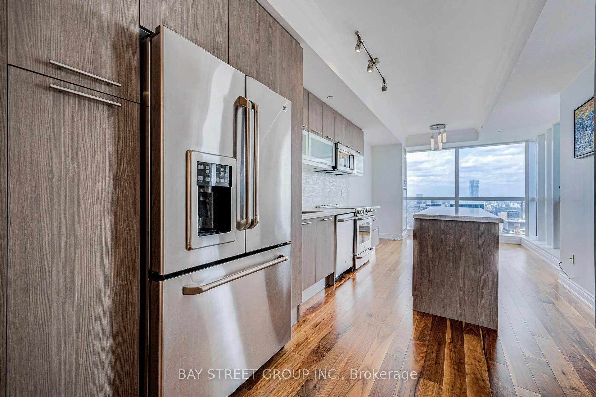 Photo 6 of Unit 6701, 388 Yonge Street, Toronto, Bay Street Corridor — HOMEH
