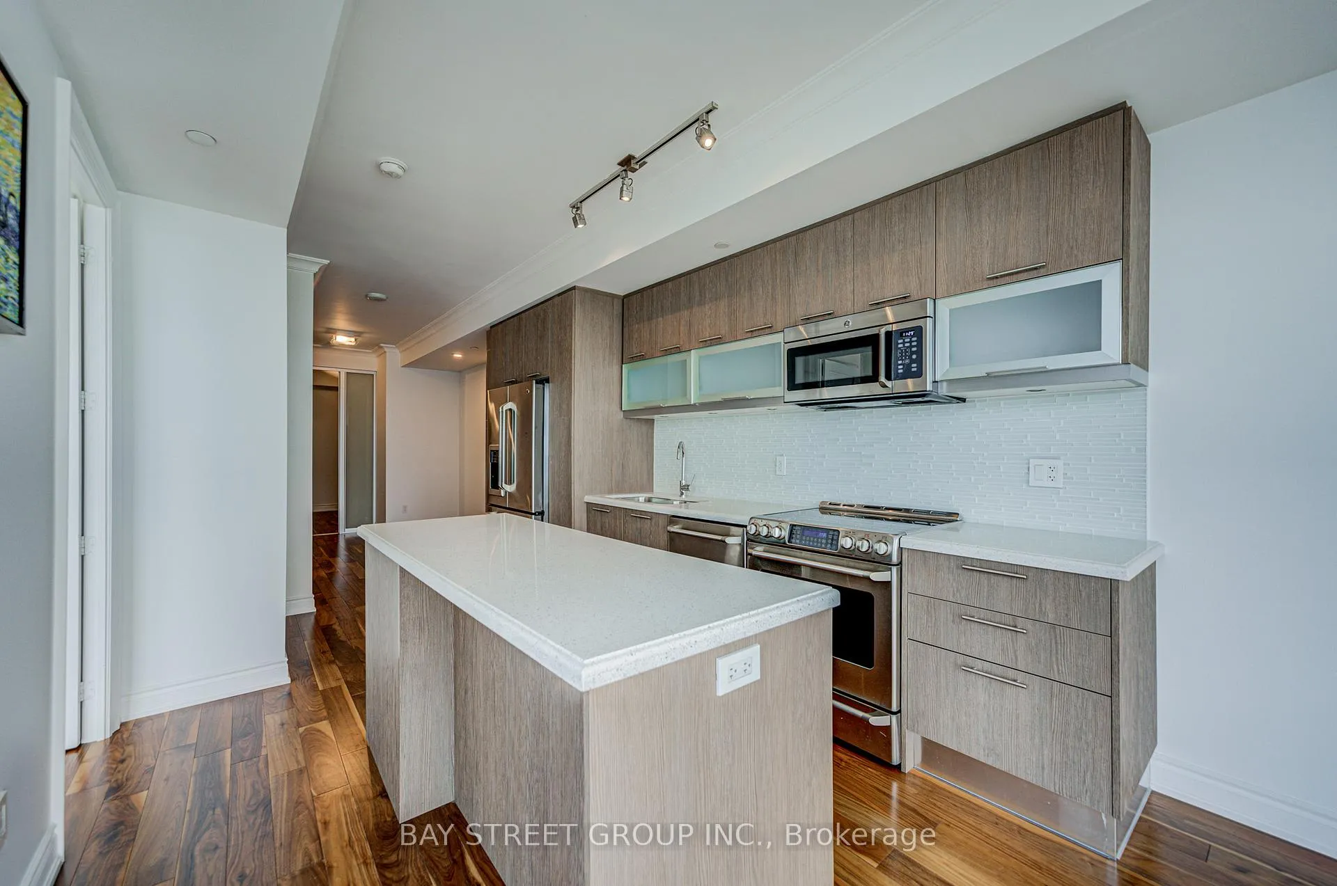 Photo 7 of Unit 6701, 388 Yonge Street, Toronto, Bay Street Corridor — HOMEH