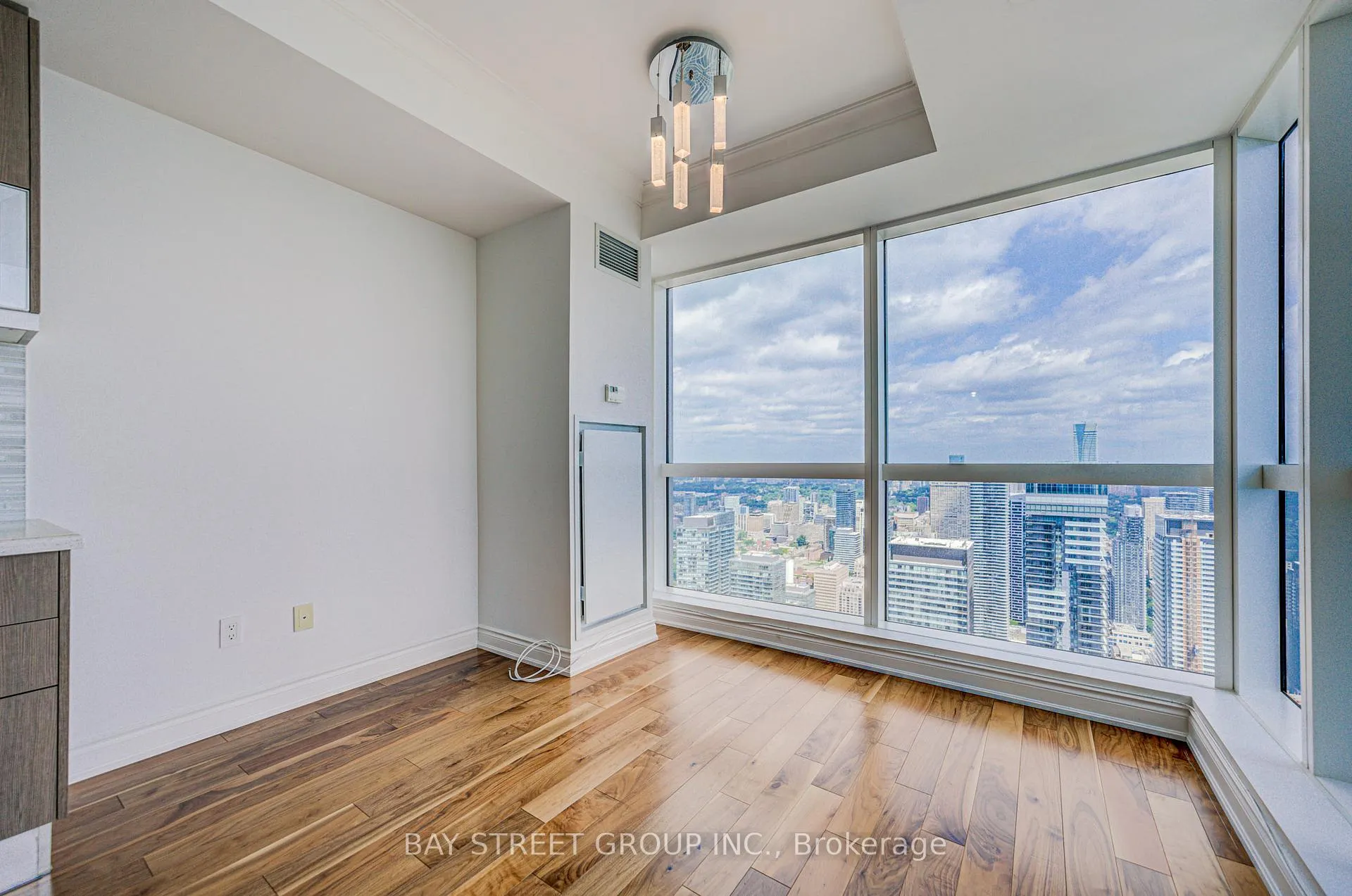 Photo 11 of Unit 6701, 388 Yonge Street, Toronto, Bay Street Corridor — HOMEH