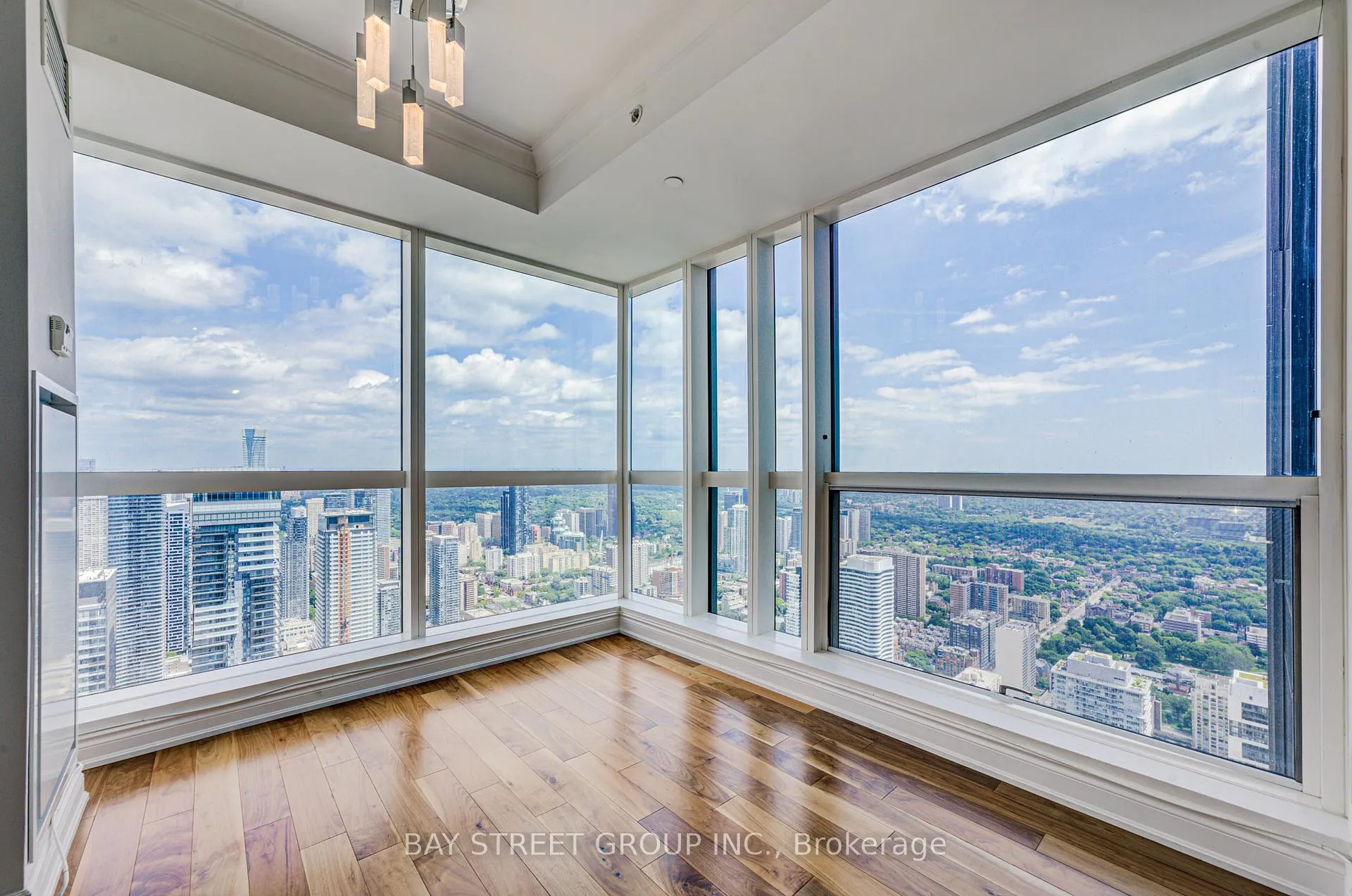 Photo 12 of Unit 6701, 388 Yonge Street, Toronto, Bay Street Corridor — HOMEH