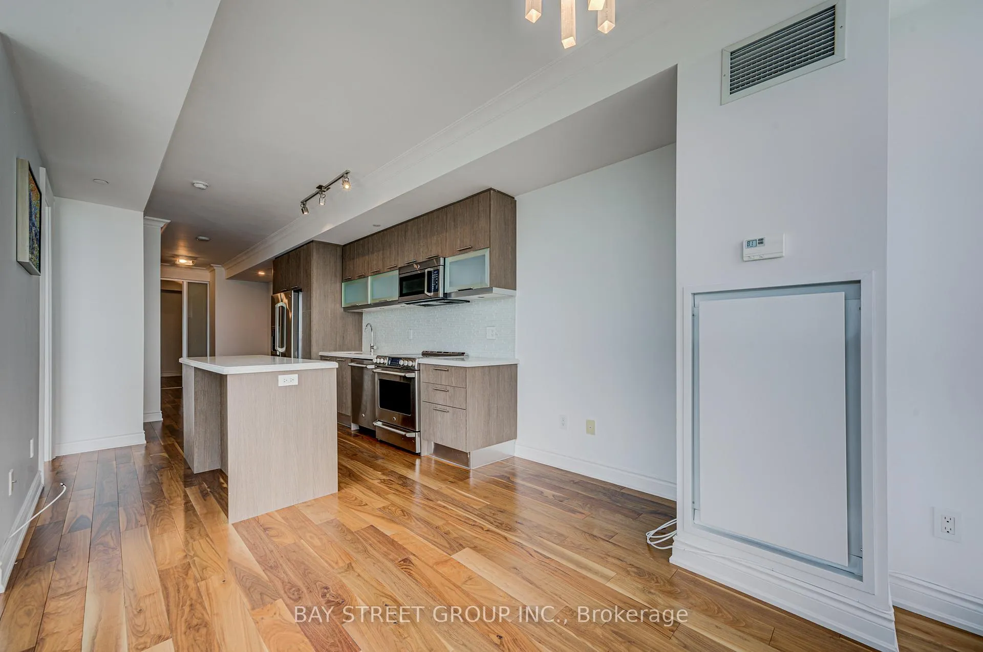 Photo 13 of Unit 6701, 388 Yonge Street, Toronto, Bay Street Corridor — HOMEH