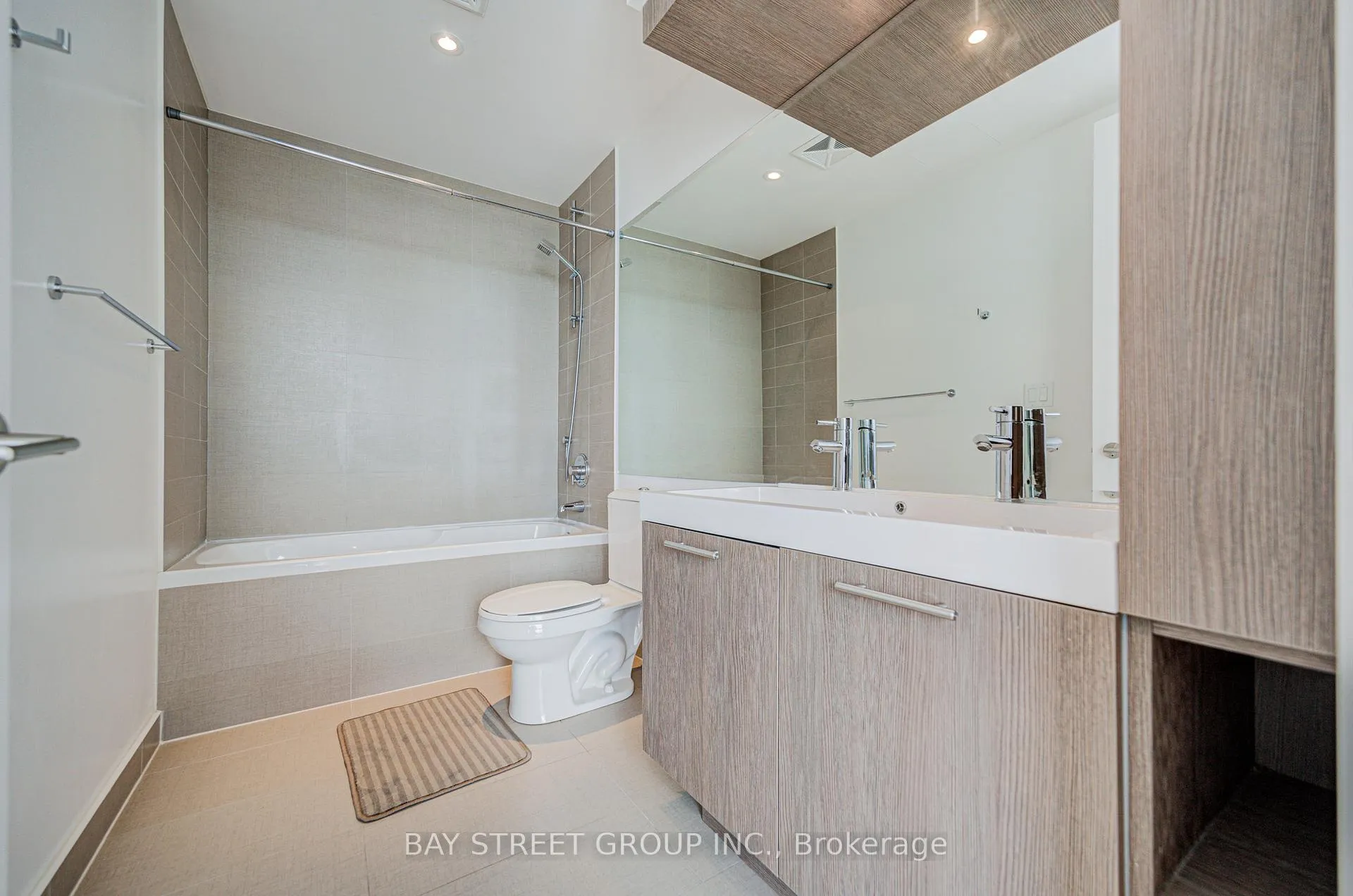 Photo 15 of Unit 6701, 388 Yonge Street, Toronto, Bay Street Corridor — HOMEH