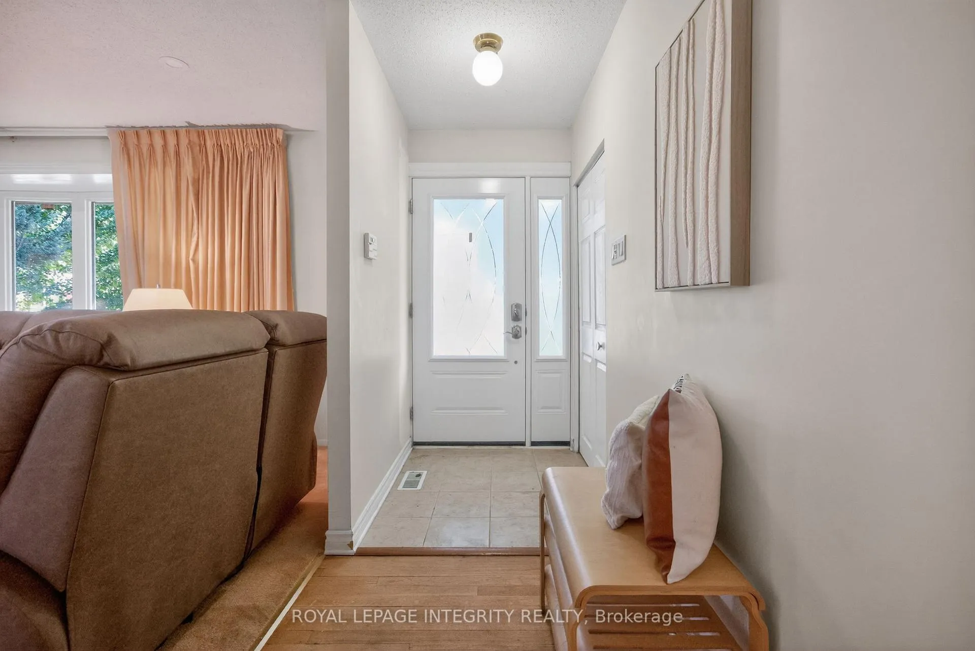 Photo 3 of 619 Blanchard Crescent, Ottawa, Mooneys Bay/Revelstoke — HOMEH