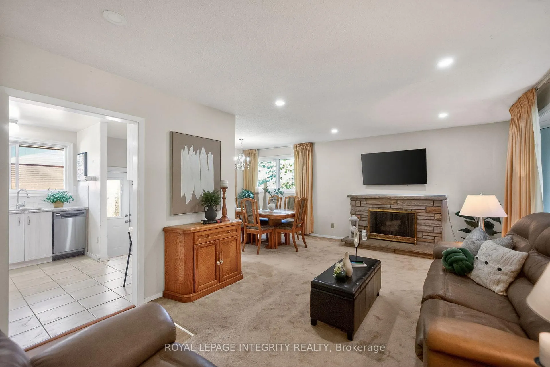 Photo 6 of 619 Blanchard Crescent, Ottawa, Mooneys Bay/Revelstoke — HOMEH