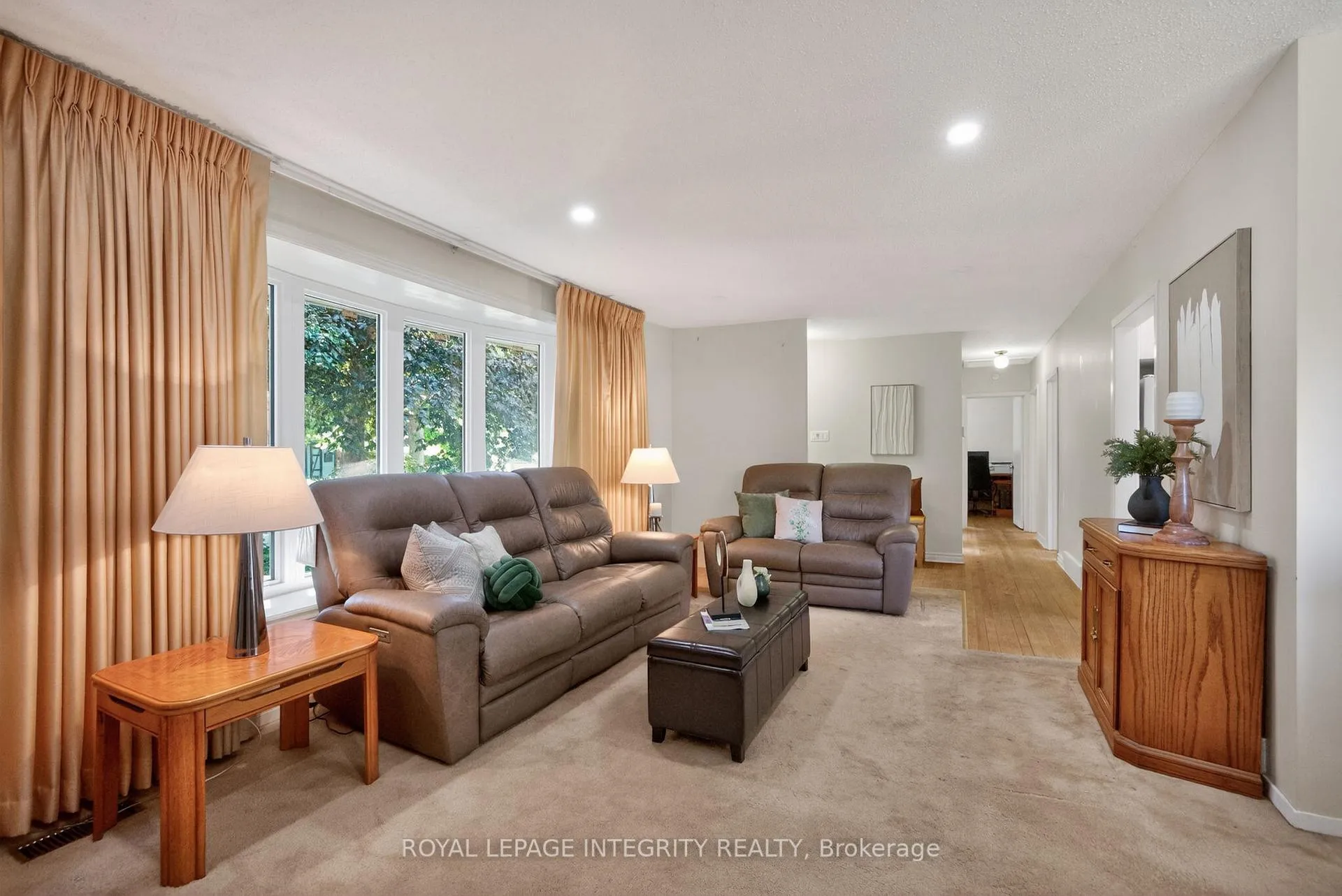 Photo 7 of 619 Blanchard Crescent, Ottawa, Mooneys Bay/Revelstoke — HOMEH