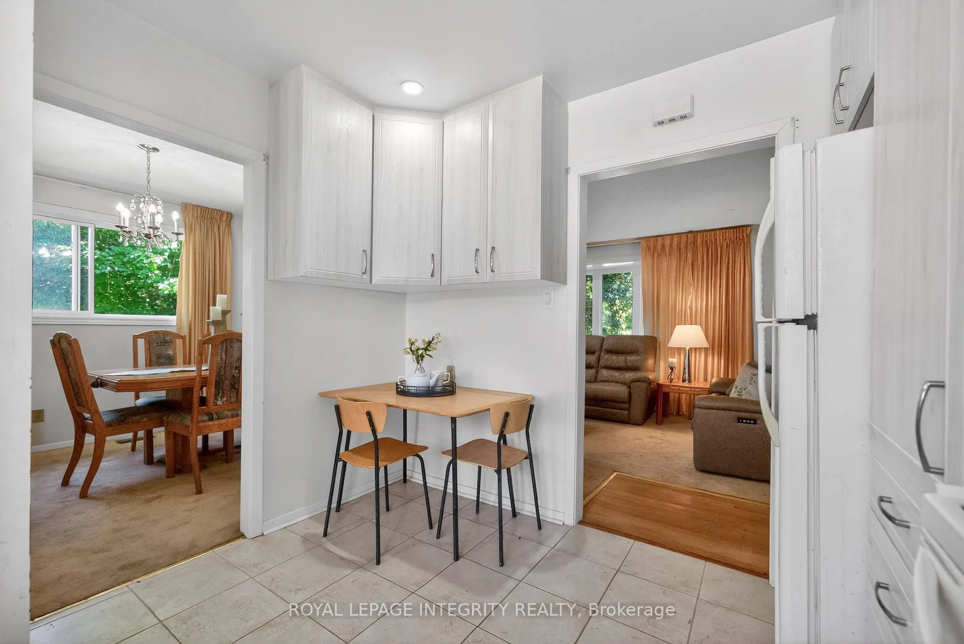 Photo 15 of 619 Blanchard Crescent, Ottawa, Mooneys Bay/Revelstoke — HOMEH