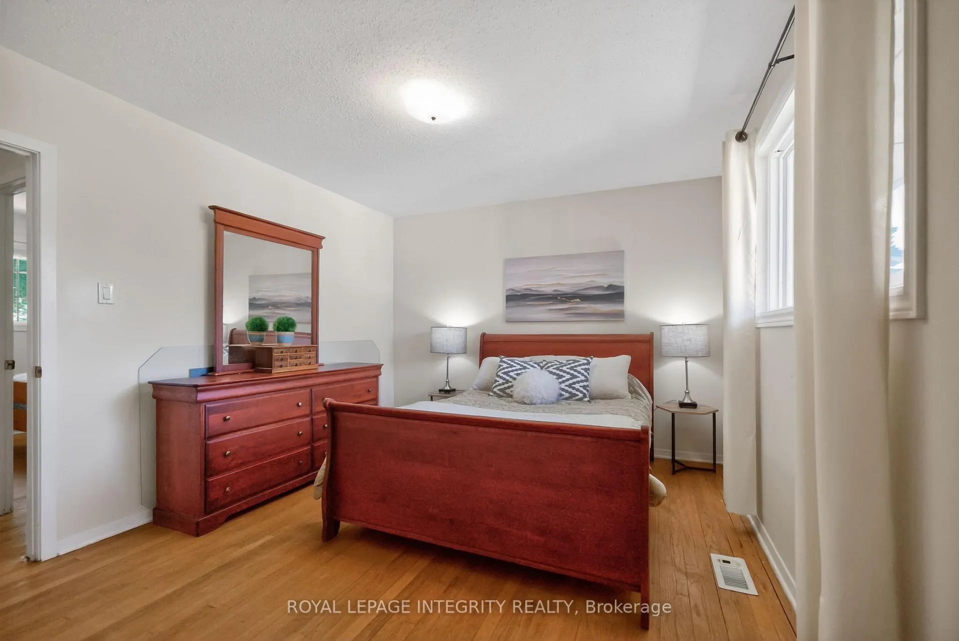 Photo 20 of 619 Blanchard Crescent, Ottawa, Mooneys Bay/Revelstoke — HOMEH