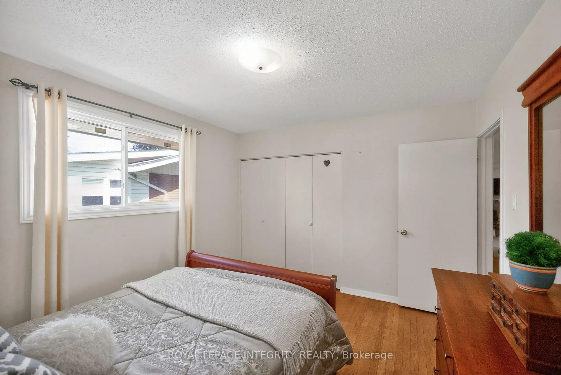 Photo 21 of 619 Blanchard Crescent, Ottawa, Mooneys Bay/Revelstoke — HOMEH