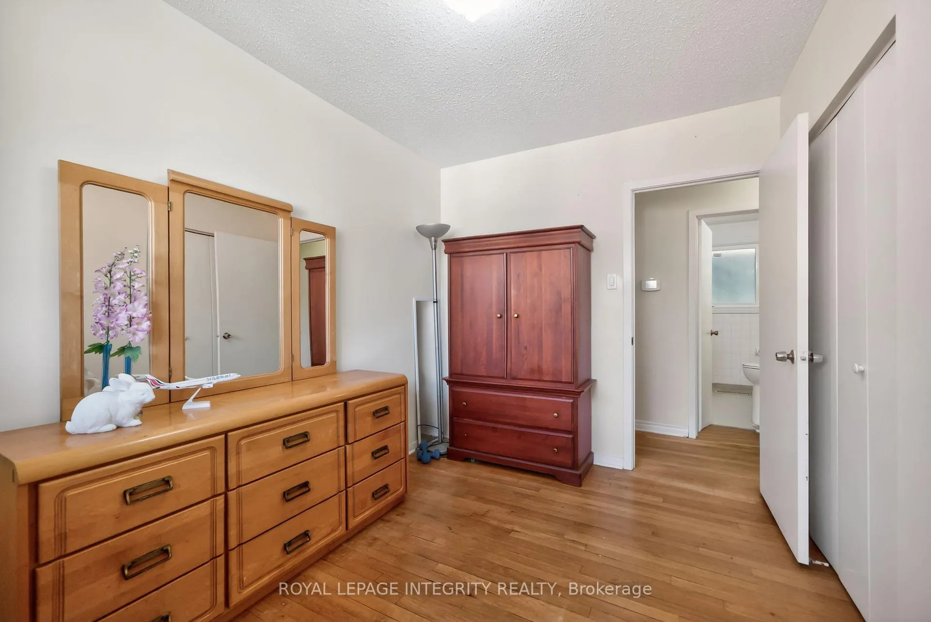 Photo 23 of 619 Blanchard Crescent, Ottawa, Mooneys Bay/Revelstoke — HOMEH