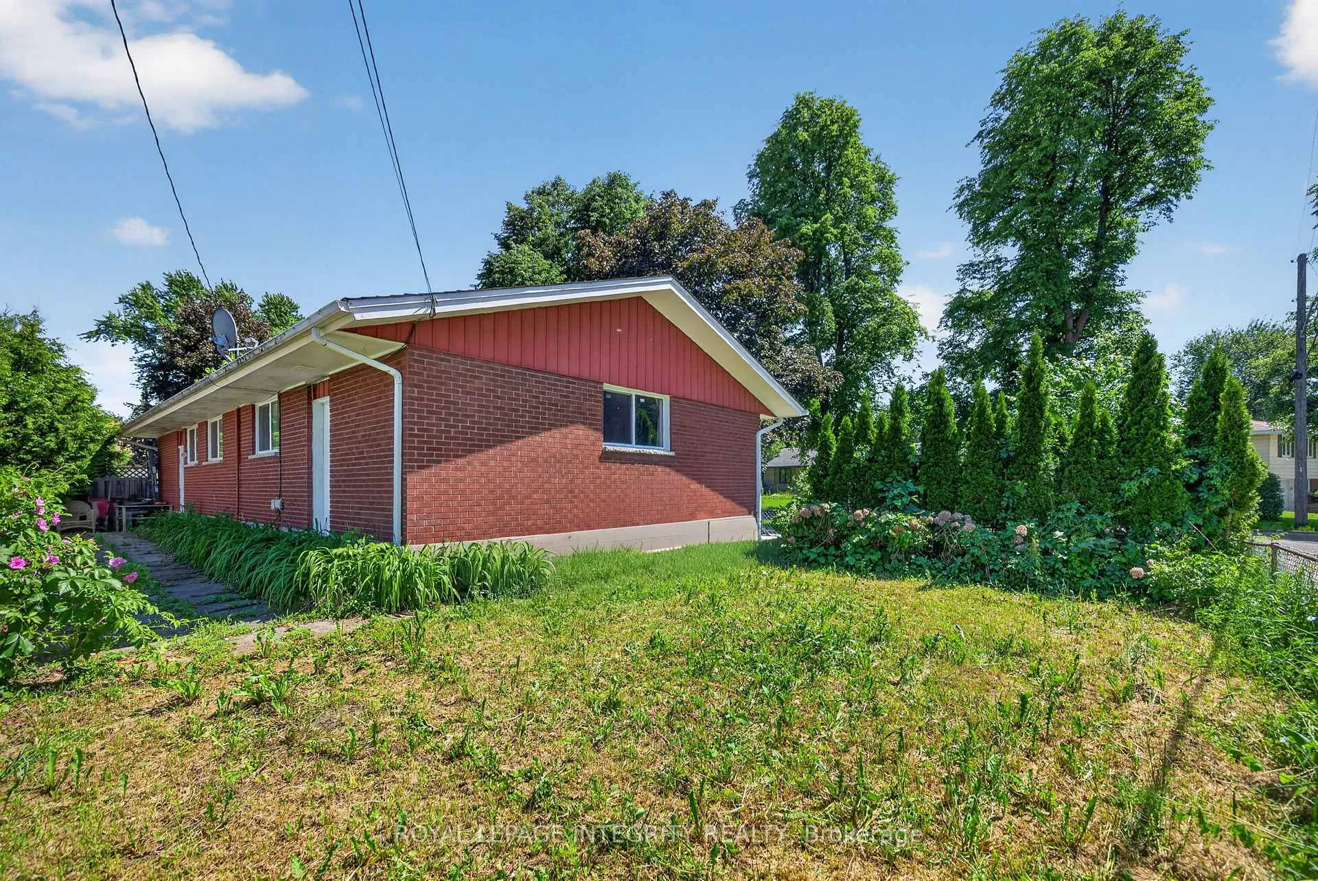 Photo 34 of 619 Blanchard Crescent, Ottawa, Mooneys Bay/Revelstoke — HOMEH