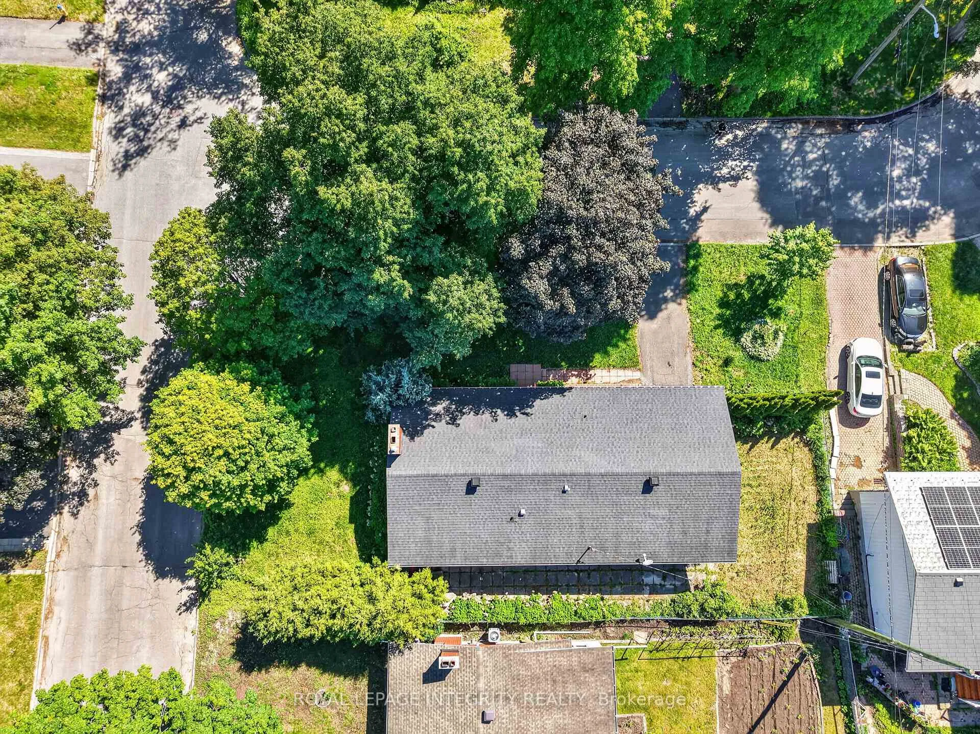 Photo 36 of 619 Blanchard Crescent, Ottawa, Mooneys Bay/Revelstoke — HOMEH