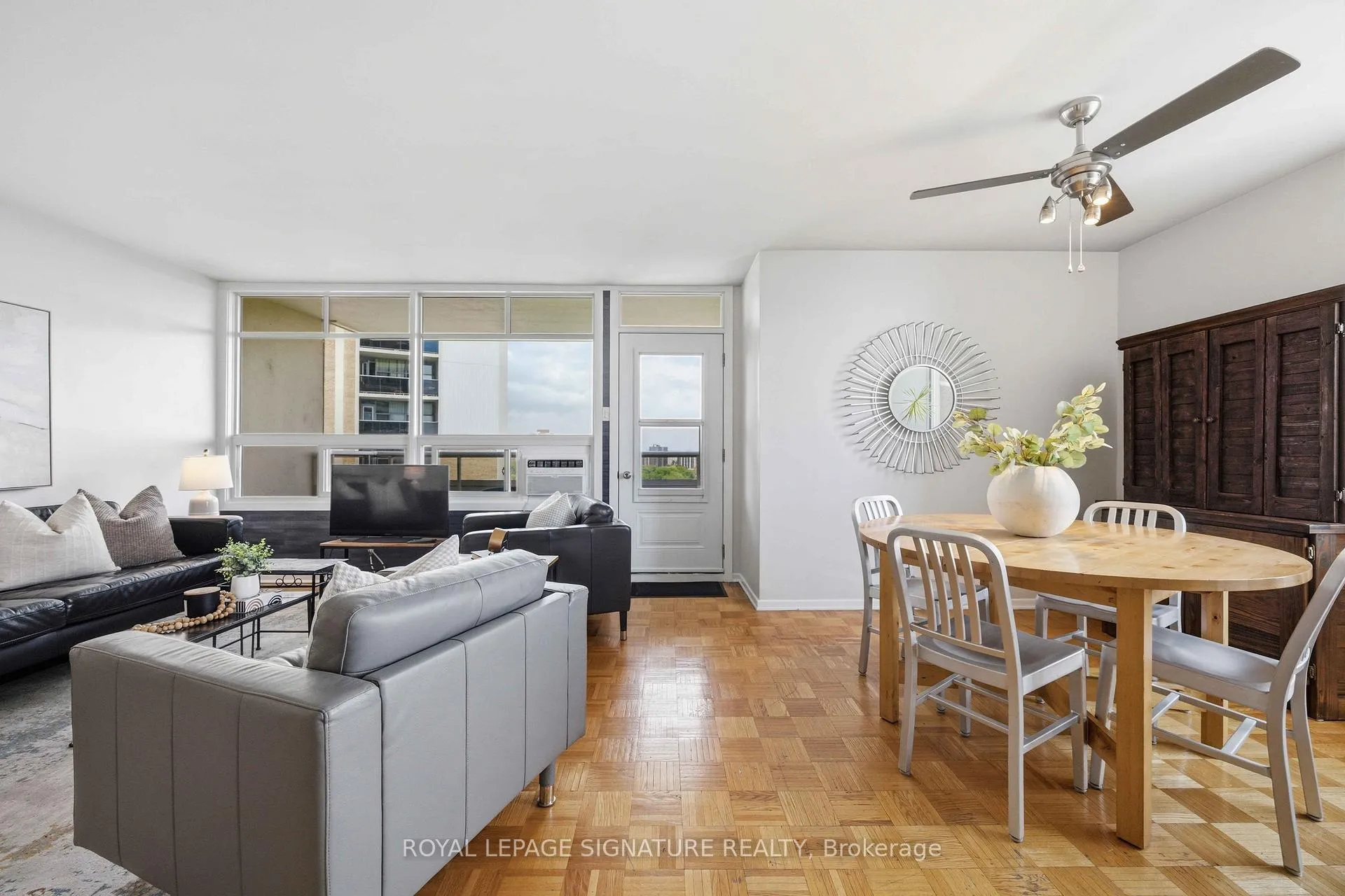 Photo 8 of Unit 1502, 980 Broadview Avenue, Toronto, Broadview North — HOMEH