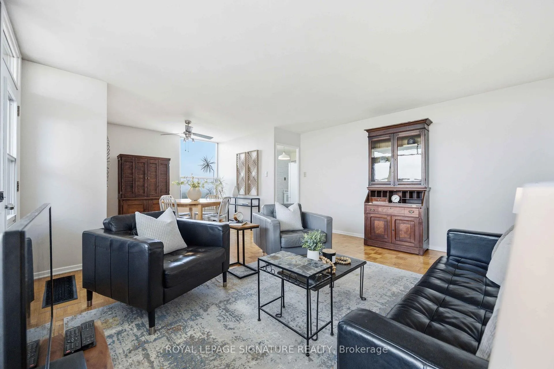 Photo 10 of Unit 1502, 980 Broadview Avenue, Toronto, Broadview North — HOMEH