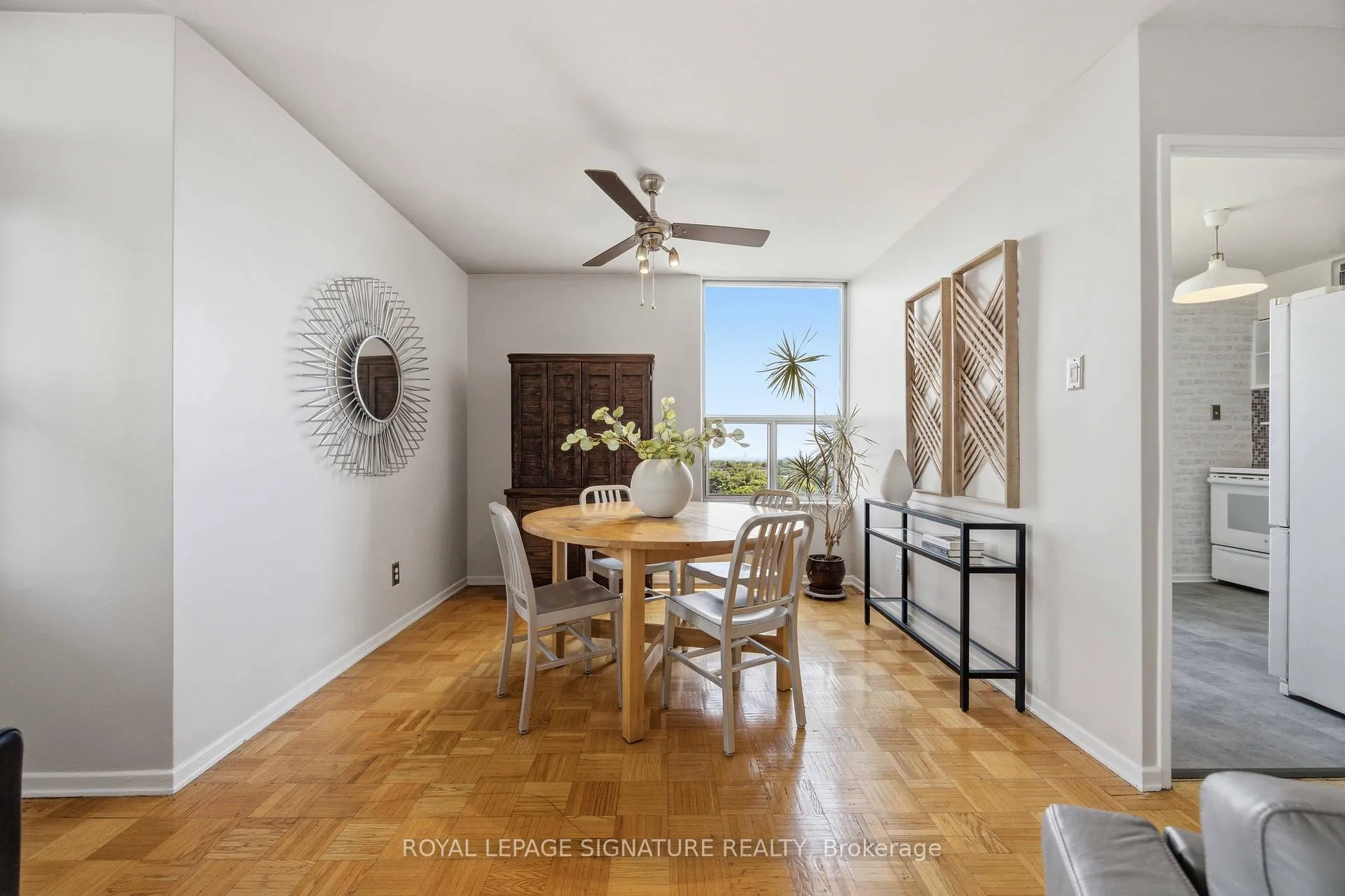 Photo 13 of Unit 1502, 980 Broadview Avenue, Toronto, Broadview North — HOMEH