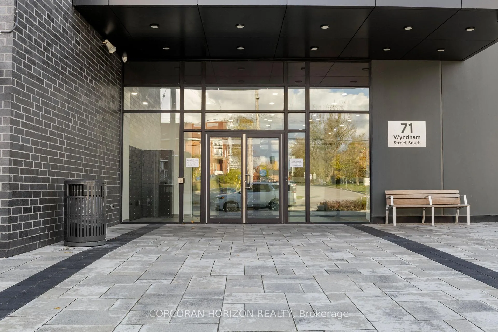 Photo 2 of Unit 1105, 71 Wyndham Street S, Guelph, St. Patrick's Ward — HOMEH