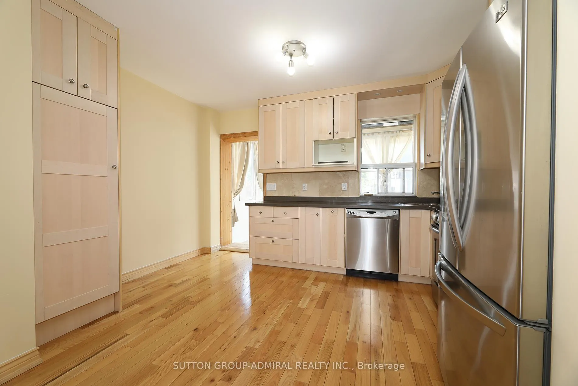 Photo 9 of 21 Wallace Avenue, Toronto, Dovercourt-Wallace Emerson-Junction — HOMEH