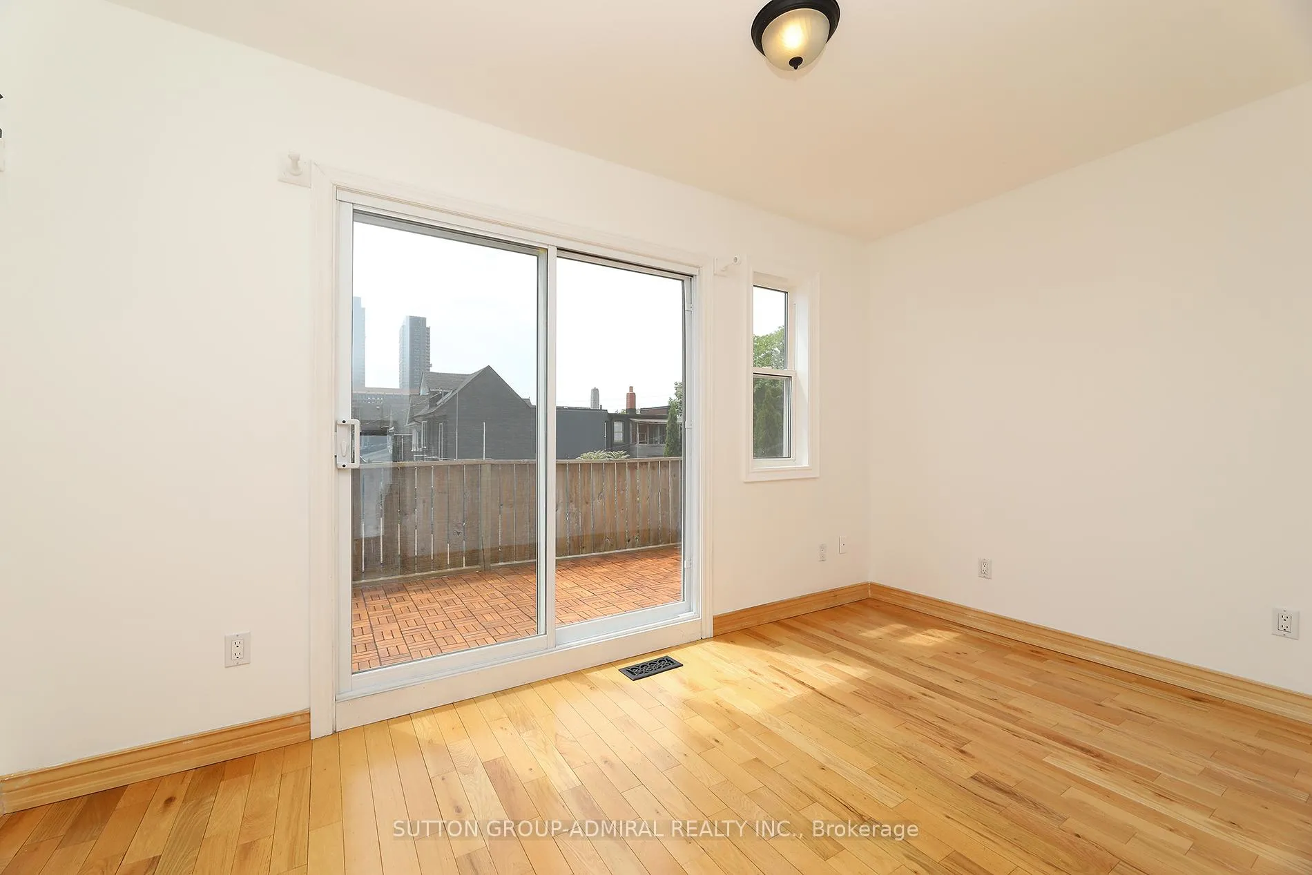 Photo 12 of 21 Wallace Avenue, Toronto, Dovercourt-Wallace Emerson-Junction — HOMEH