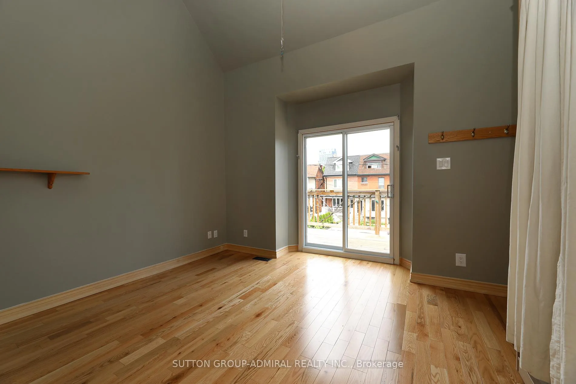 Photo 19 of 21 Wallace Avenue, Toronto, Dovercourt-Wallace Emerson-Junction — HOMEH