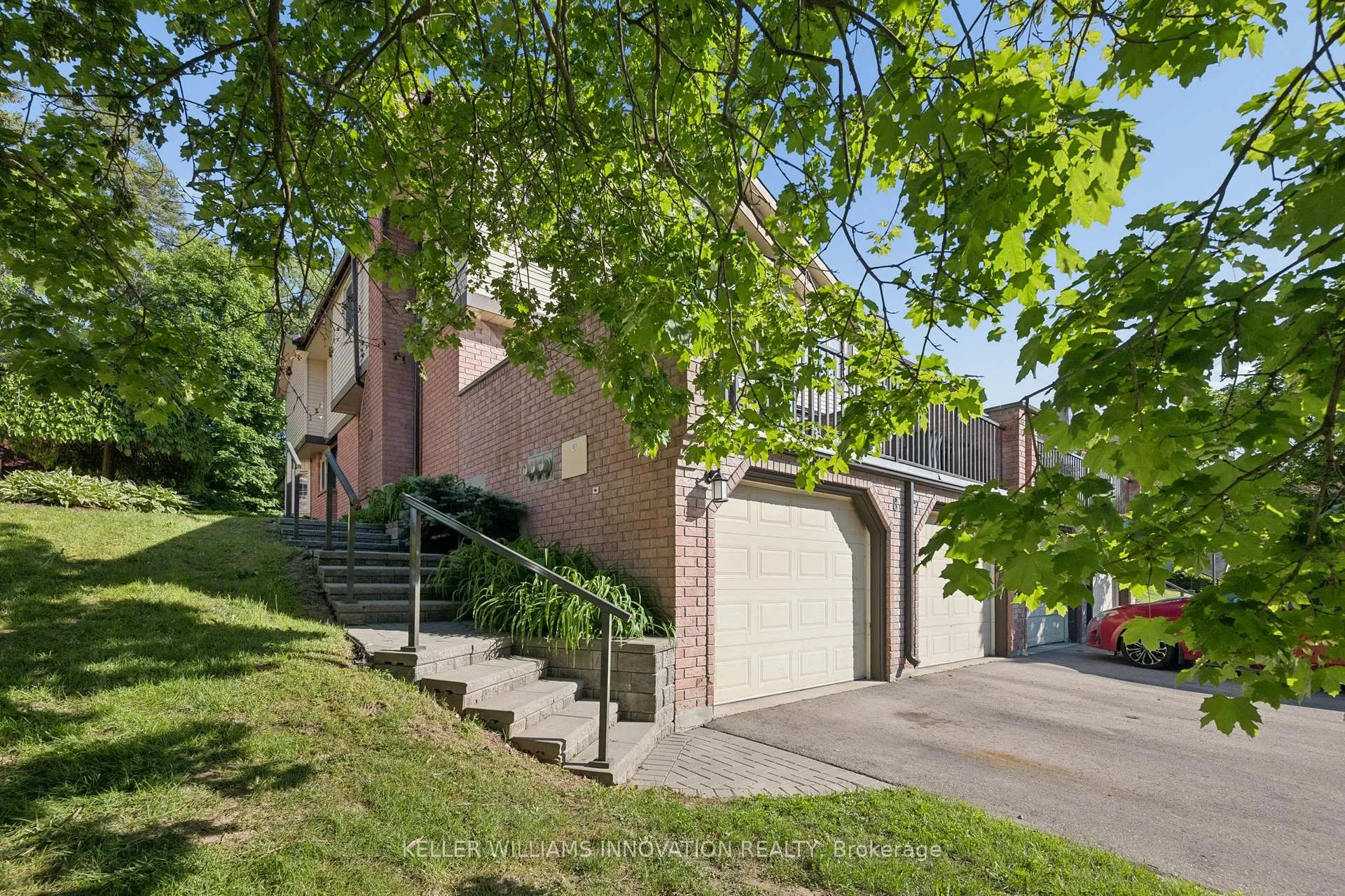 Photo 5 of Unit 8, 236 Kingswood Drive, Kitchener — HOMEH