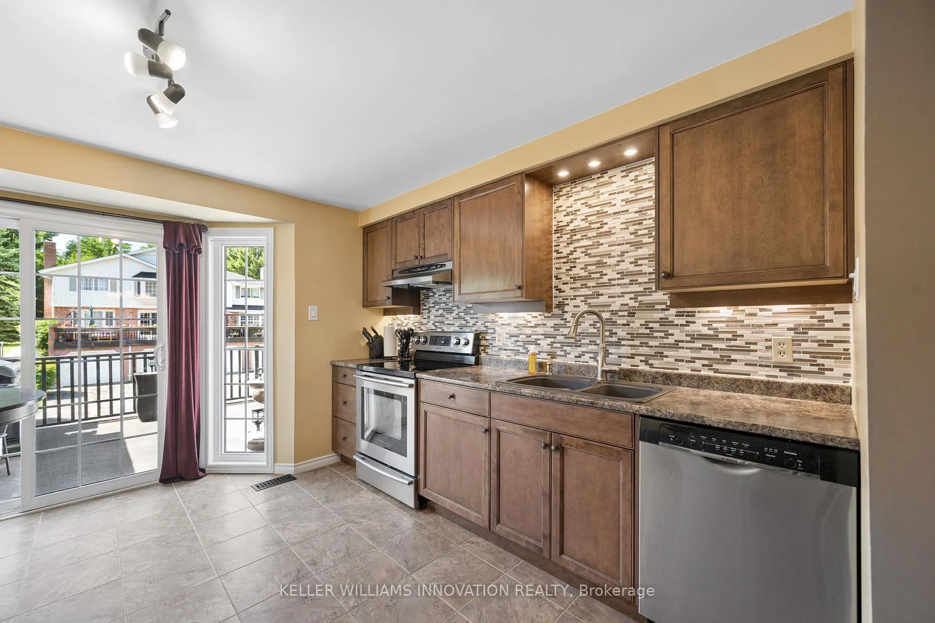 Photo 16 of Unit 8, 236 Kingswood Drive, Kitchener — HOMEH