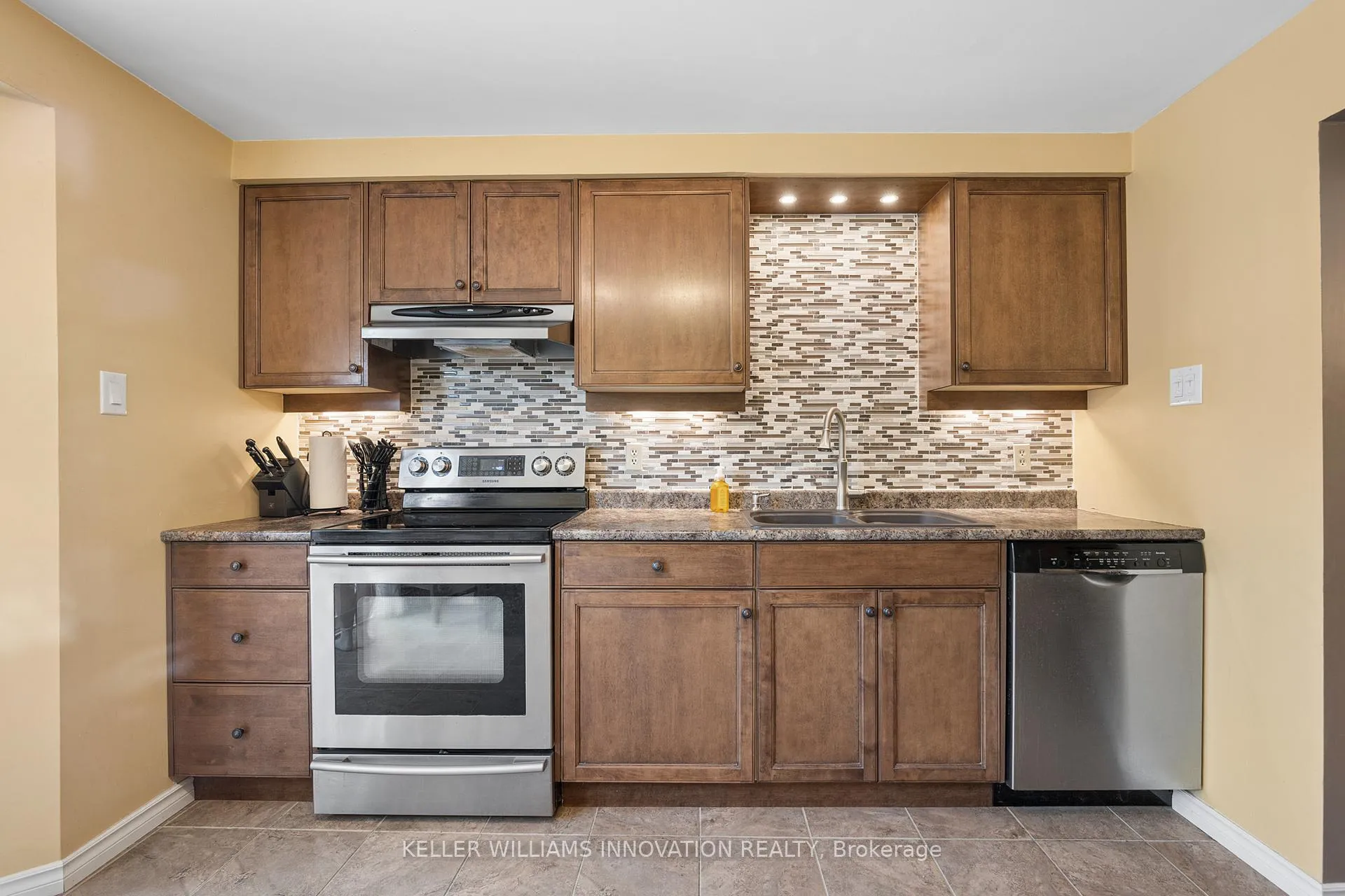 Photo 24 of Unit 8, 236 Kingswood Drive, Kitchener — HOMEH