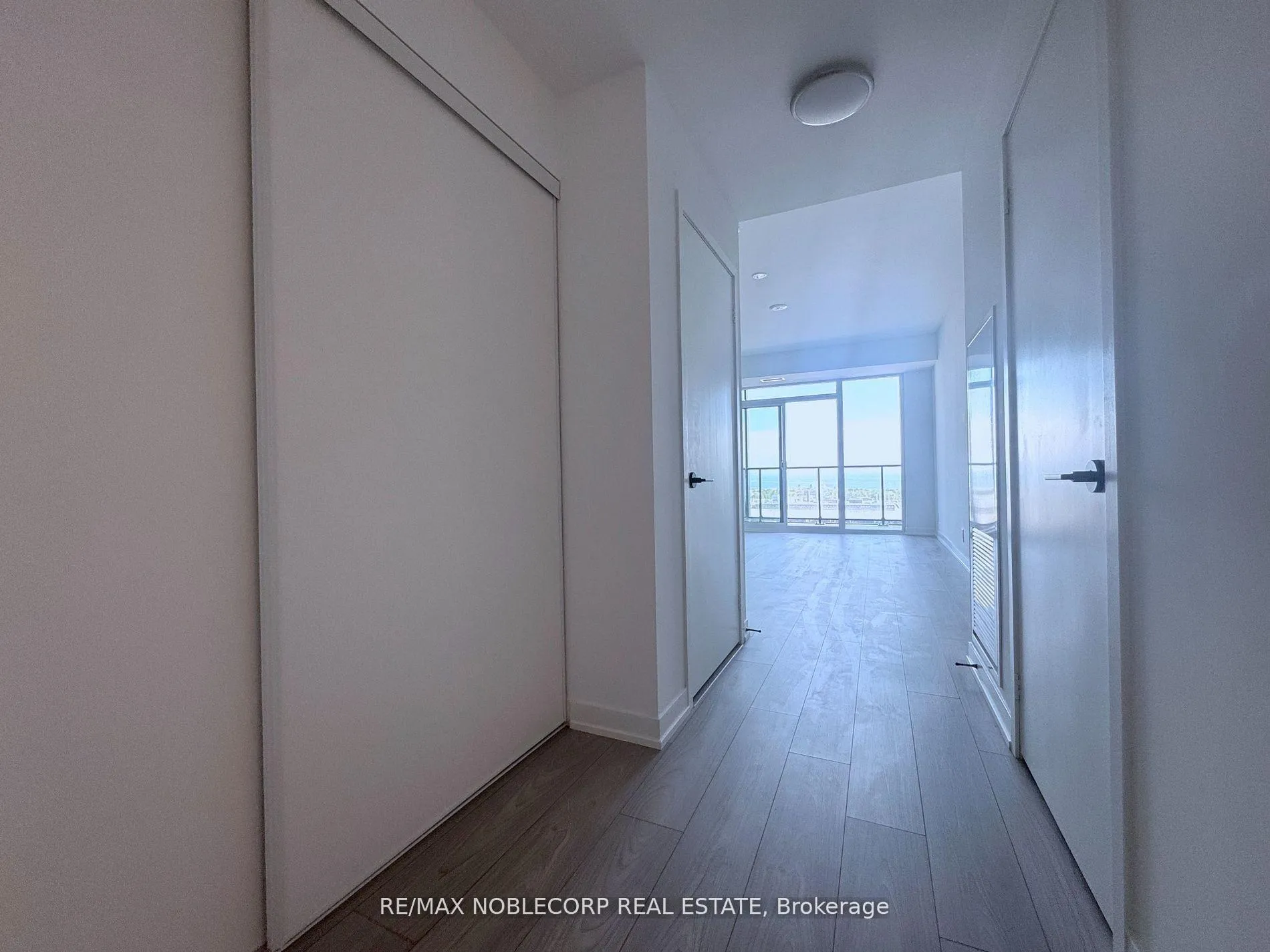 Photo 4 of Unit 1019, 285 Dufferin Street, Toronto, South Parkdale — HOMEH