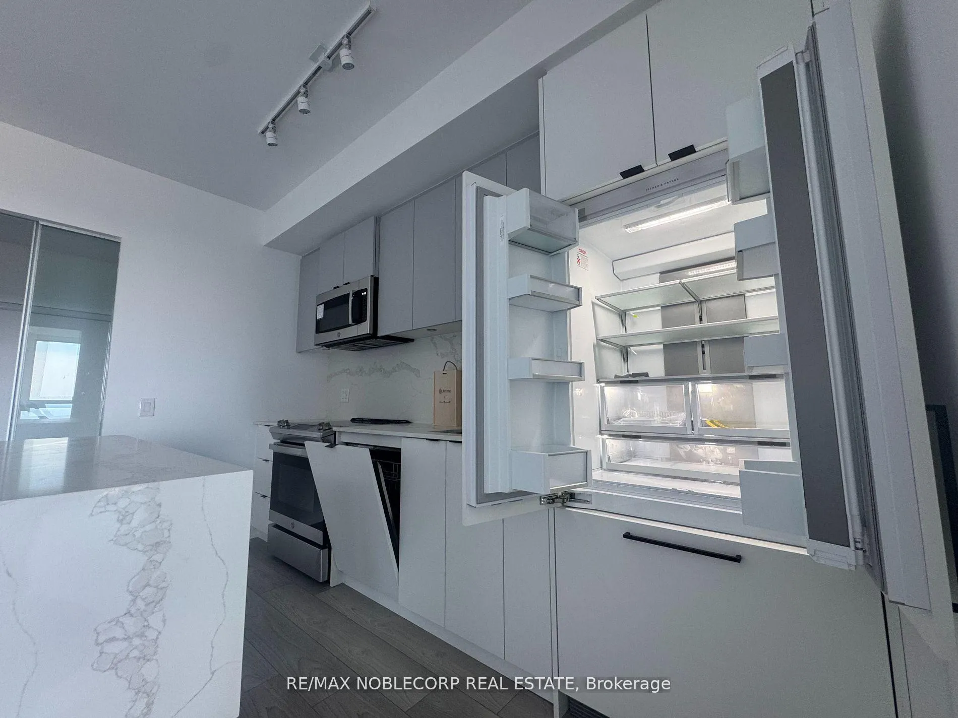 Photo 8 of Unit 1019, 285 Dufferin Street, Toronto, South Parkdale — HOMEH