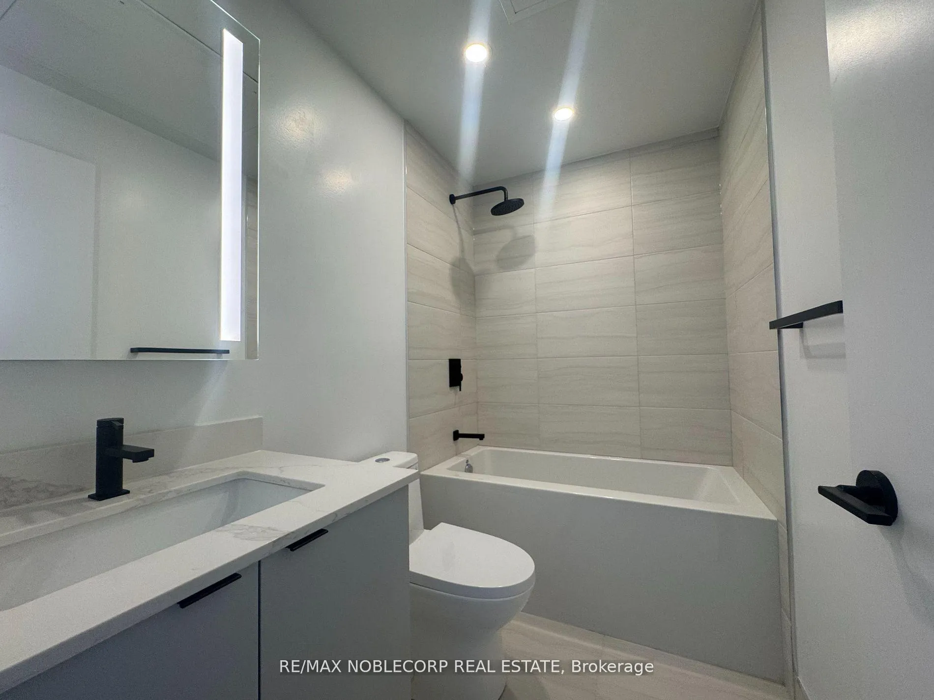 Photo 15 of Unit 1019, 285 Dufferin Street, Toronto, South Parkdale — HOMEH
