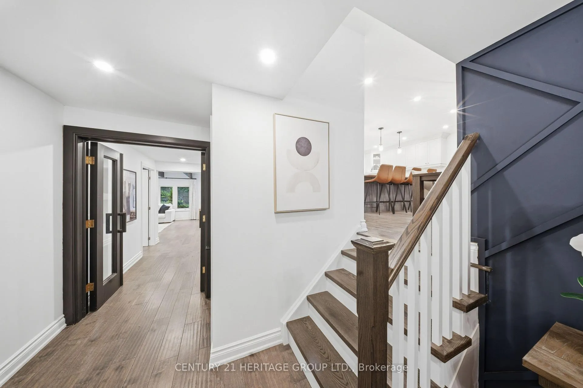 Photo 4 of 7 Cedar Crescent, Aurora, Aurora Village — HOMEH