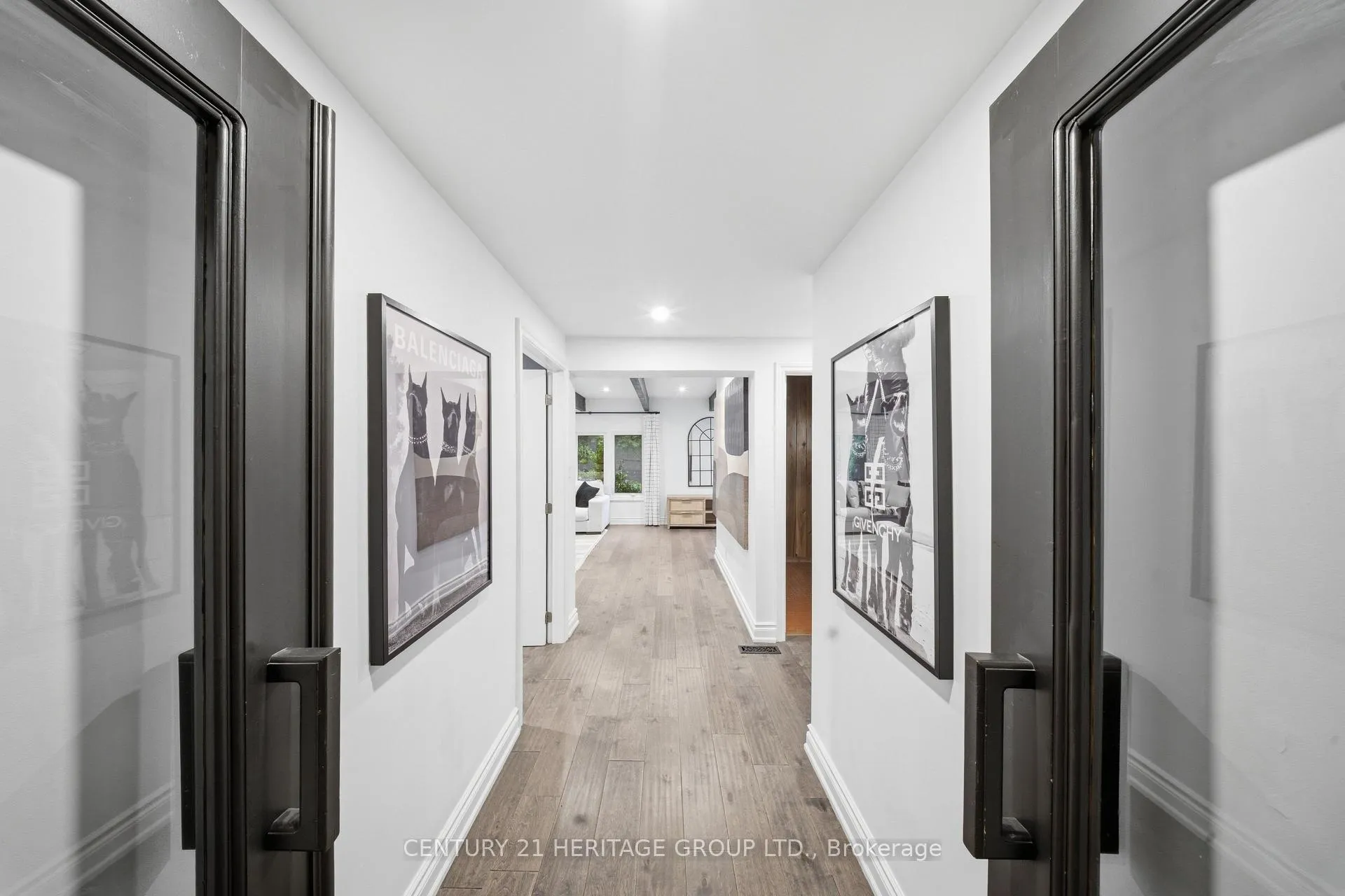 Photo 6 of 7 Cedar Crescent, Aurora, Aurora Village — HOMEH