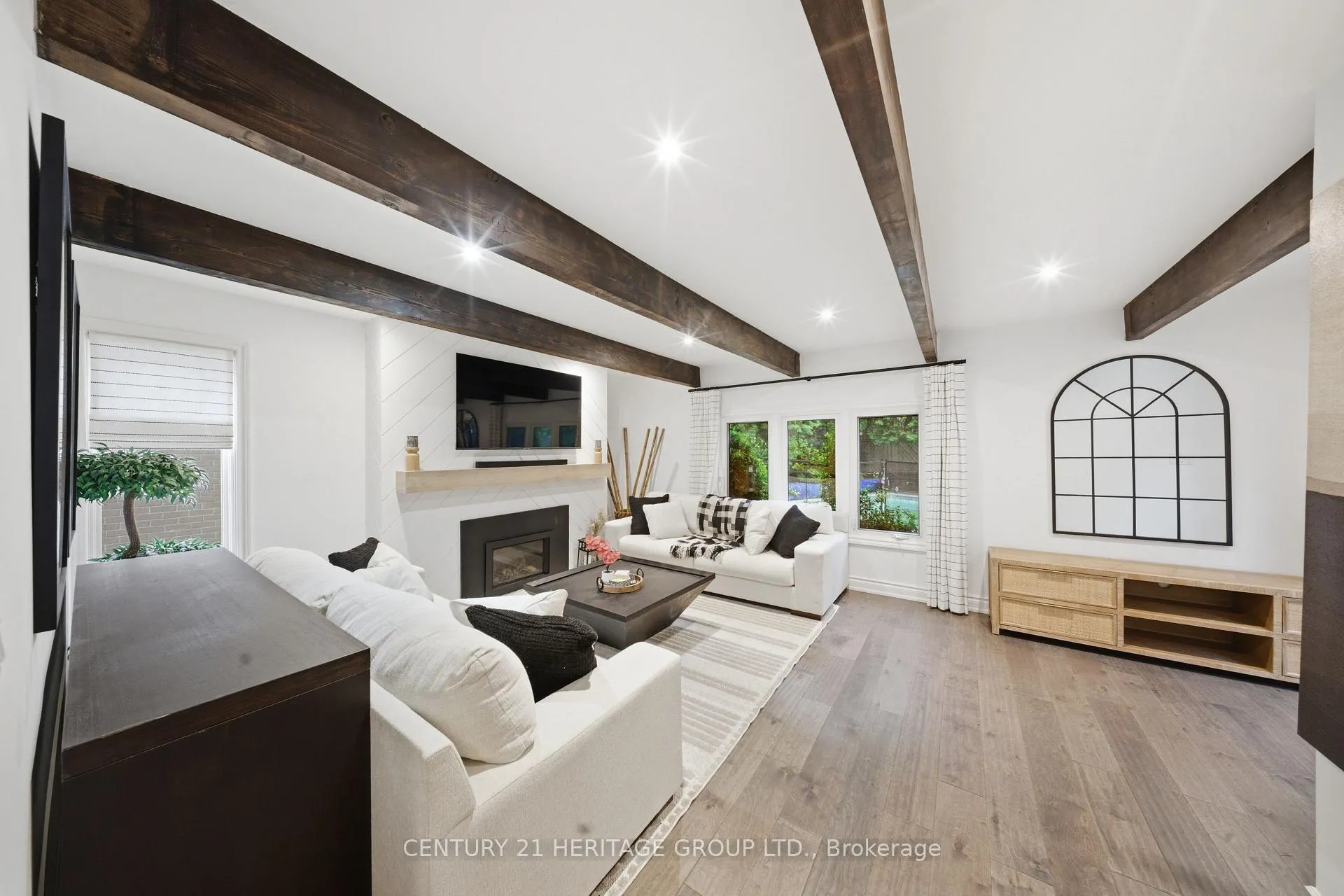 Photo 8 of 7 Cedar Crescent, Aurora, Aurora Village — HOMEH